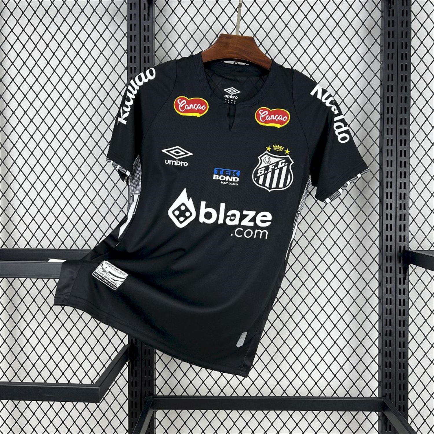 Santos 25-26 Black Goalkeeper Jersey with Sponsors - Fans Version - ManixJersey