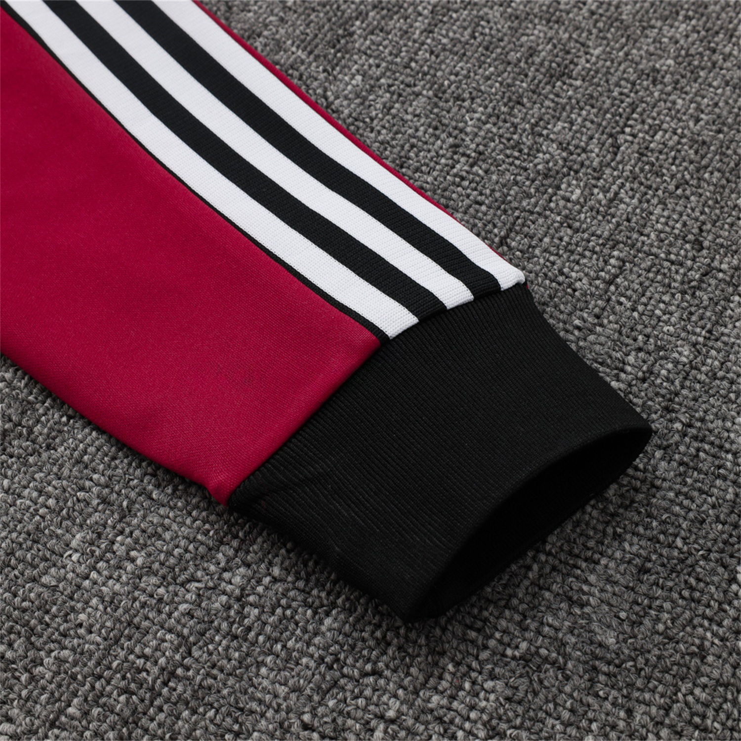 Manchester United 24-25 Kids Throwback Jacket Training Tracksuit - Date Red Jackets & Black Pants - ManixJersey