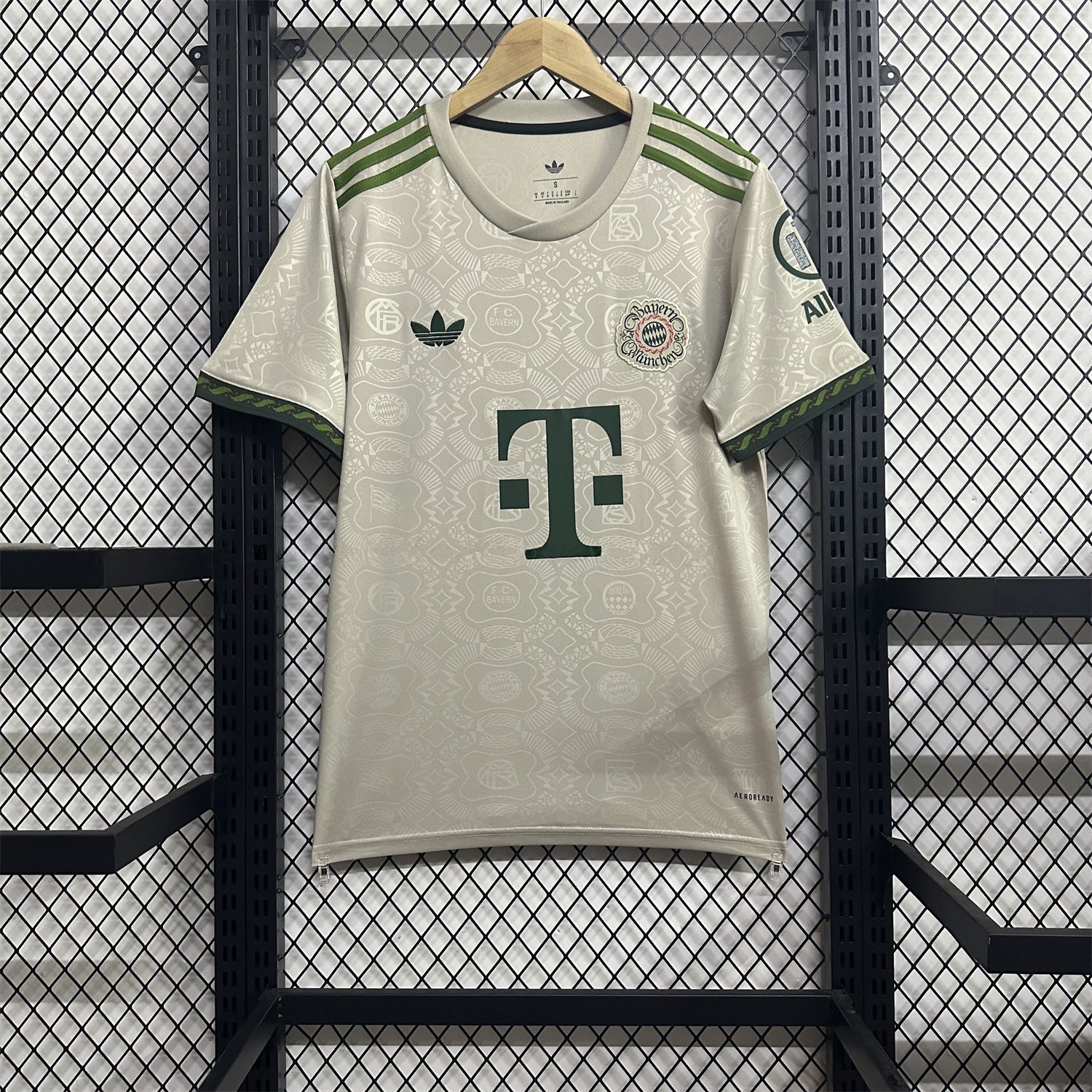 Bayern Munich 25-26 Oktoberfest Jersey - Fans Version - ManixJersey