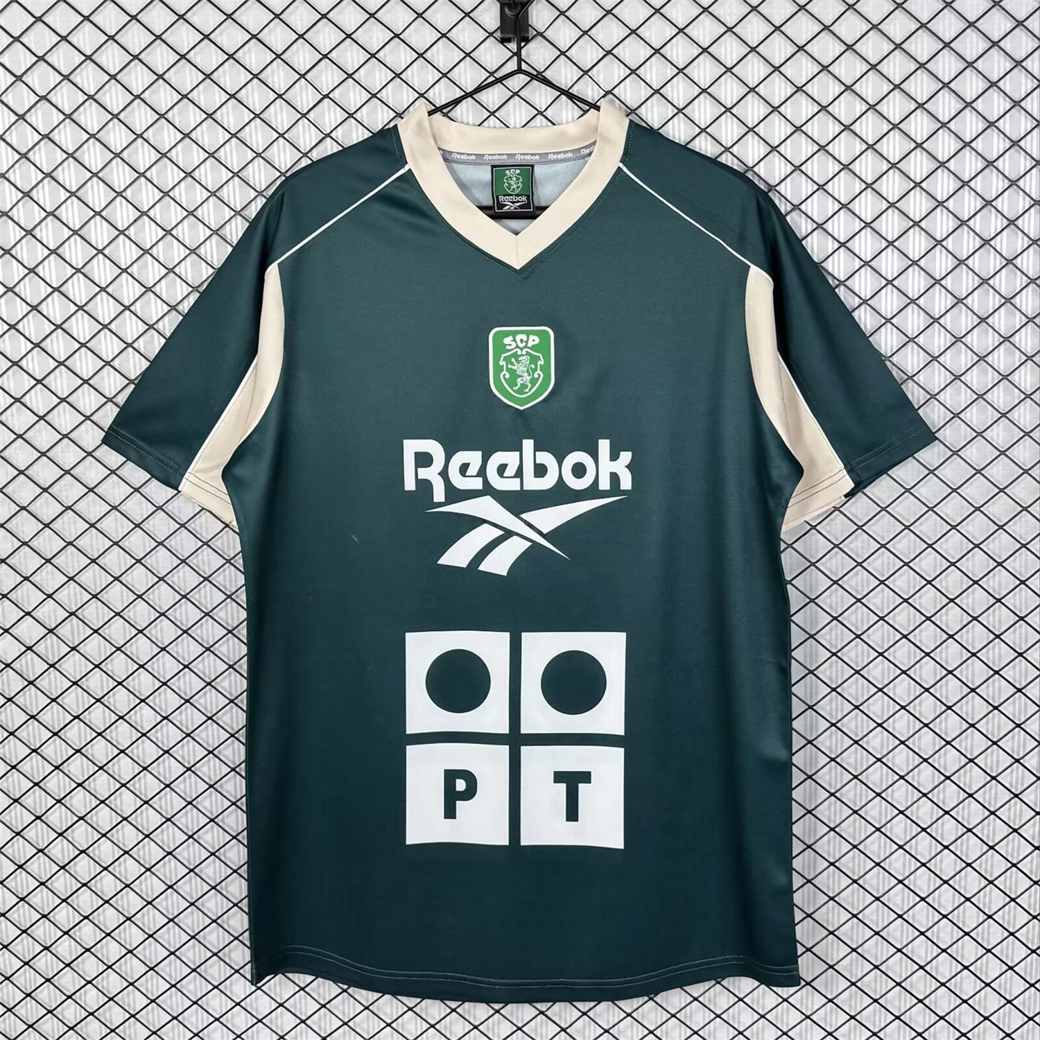 Retro Sporting CP 2000-01 Green Training Jersey - ManixJersey