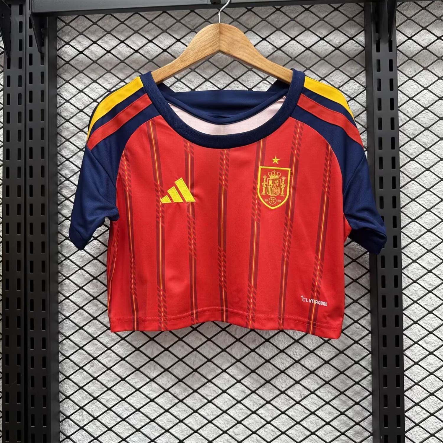Women's Spain 2026 Home Cropped Jersey - ManixJersey