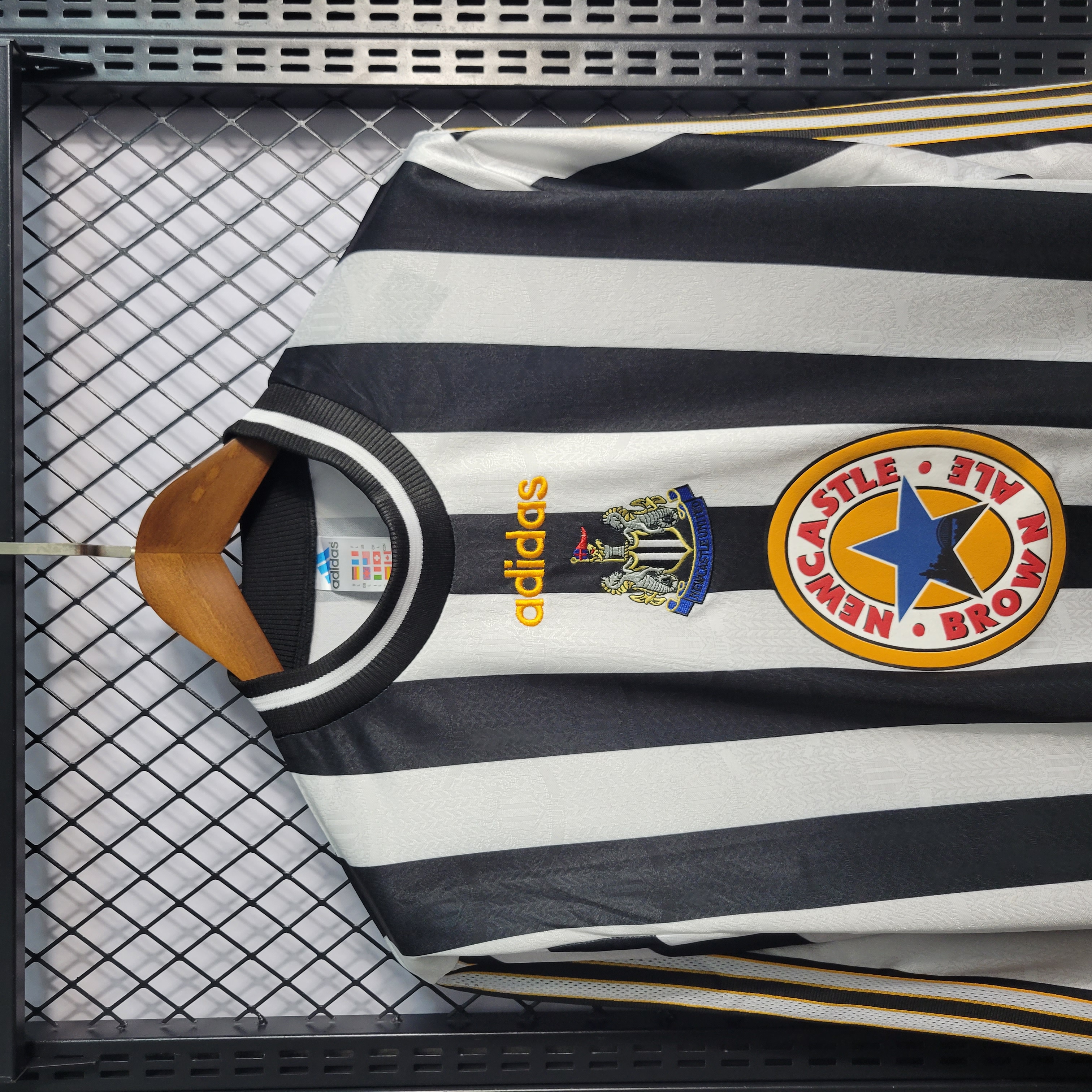 Retro Newcastle United 1995-97 Home Stadium Long Sleeve Jersey - ManixJersey