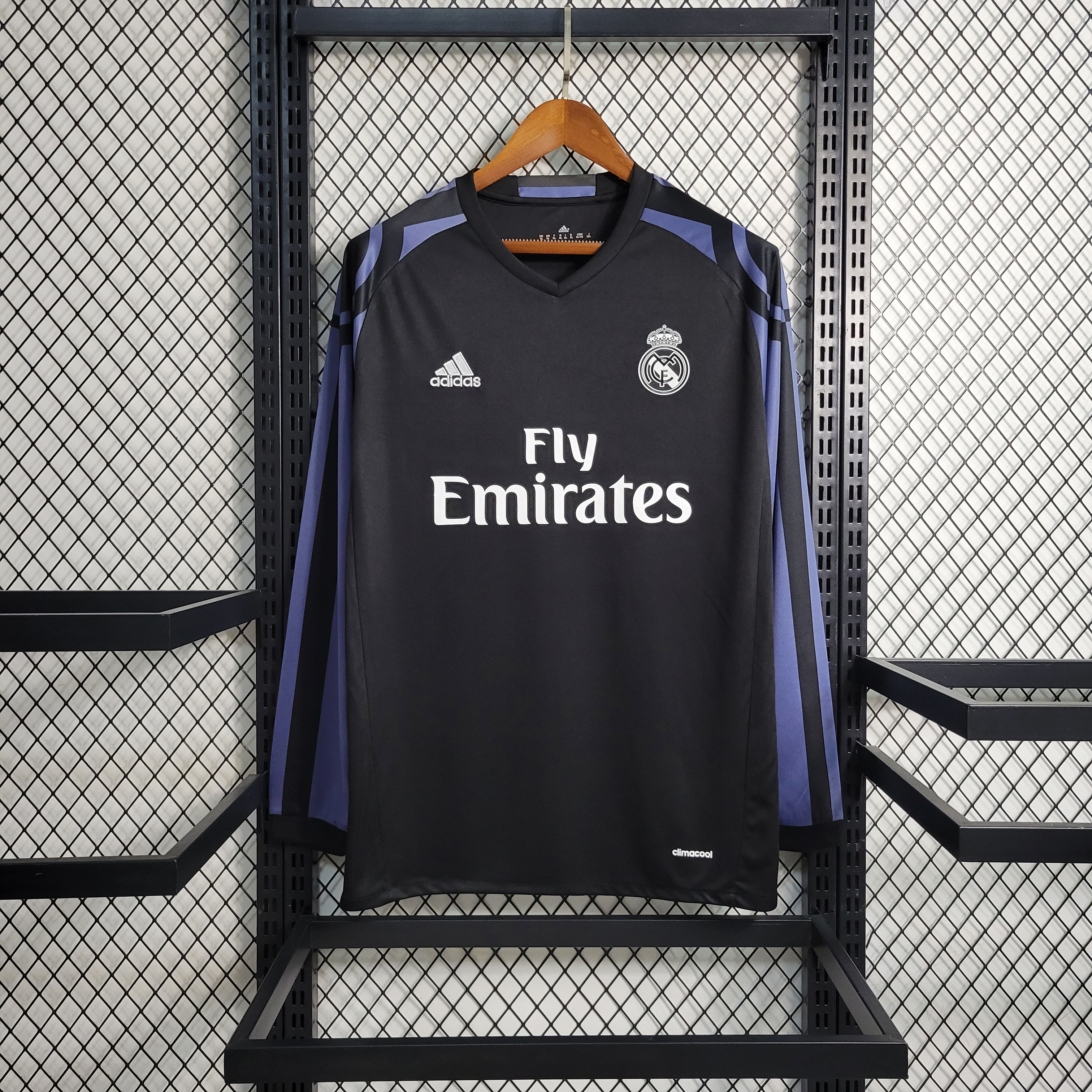 Real Madrid Retro 16-17 Third Long Sleeve Jersey - ManixJersey
