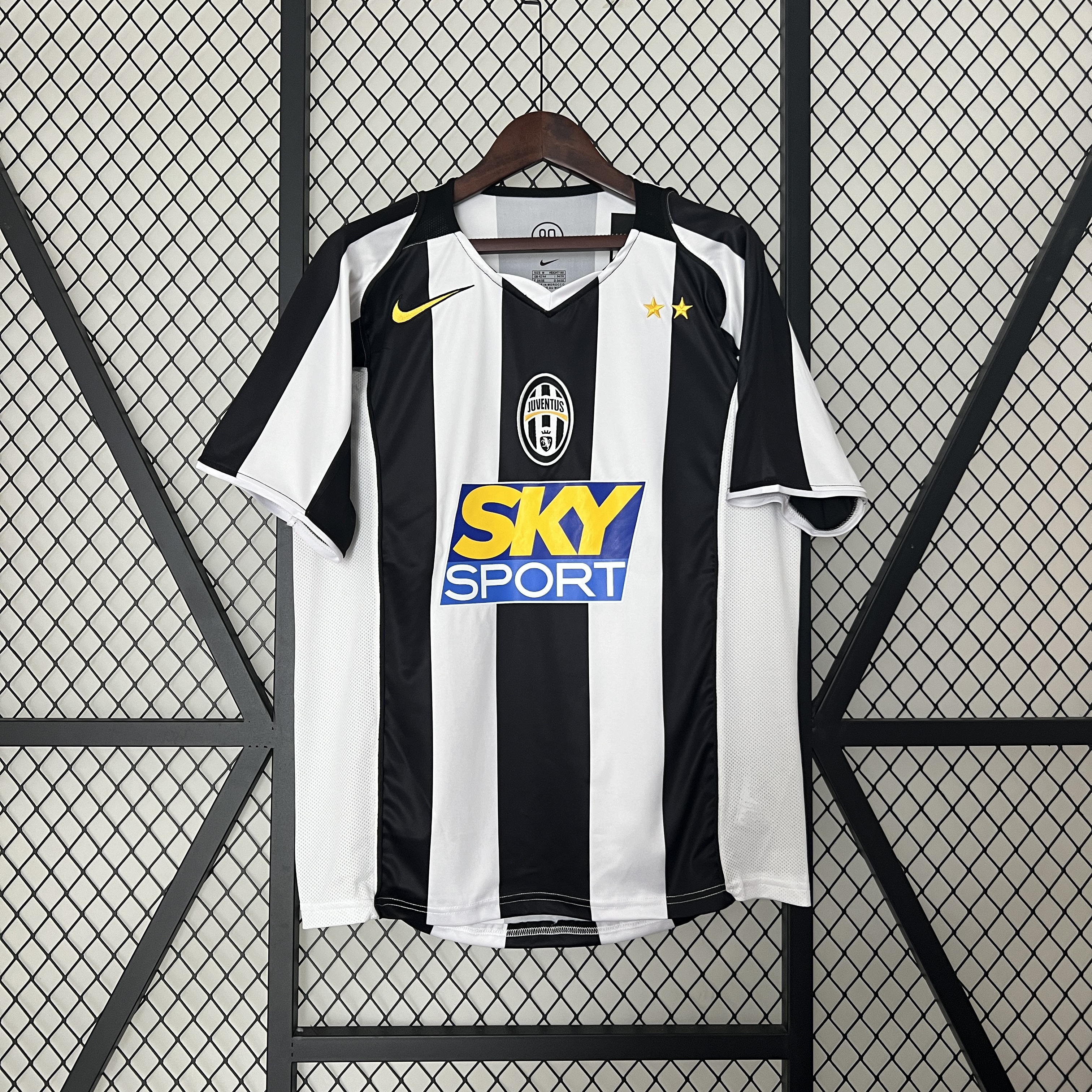 Retro Juventus 2004-05 Home Stadium Jersey - ManixJersey