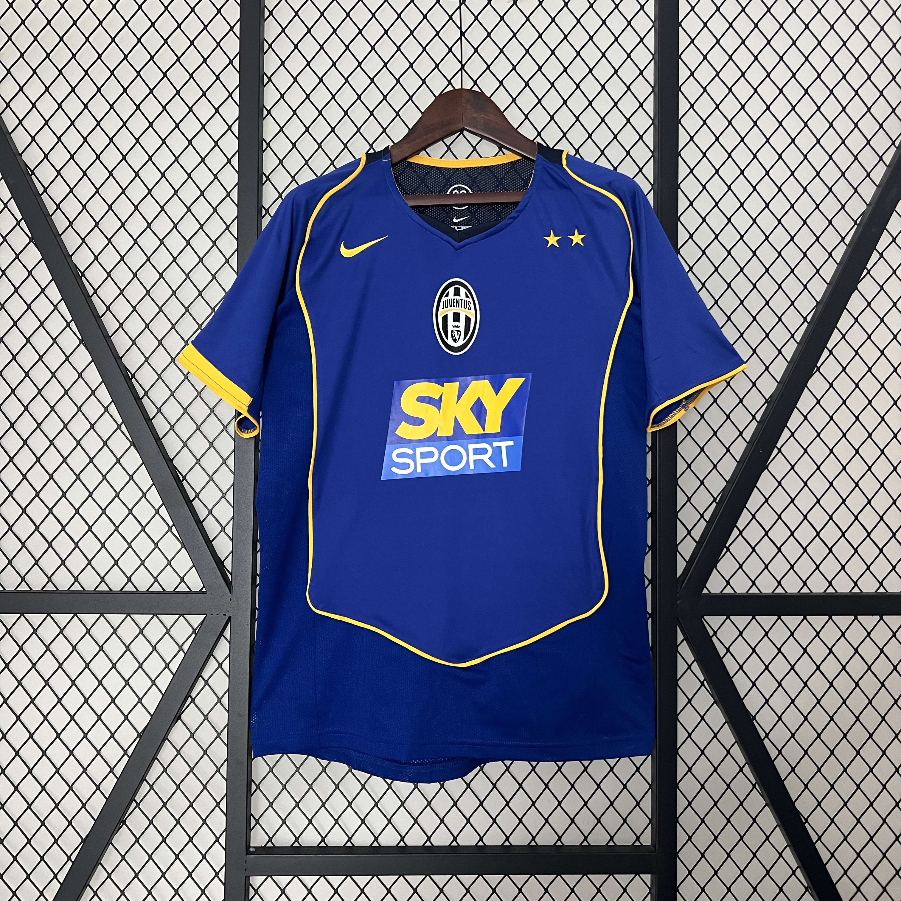 Retro Juventus 2004-05 Away Stadium Jersey - ManixJersey