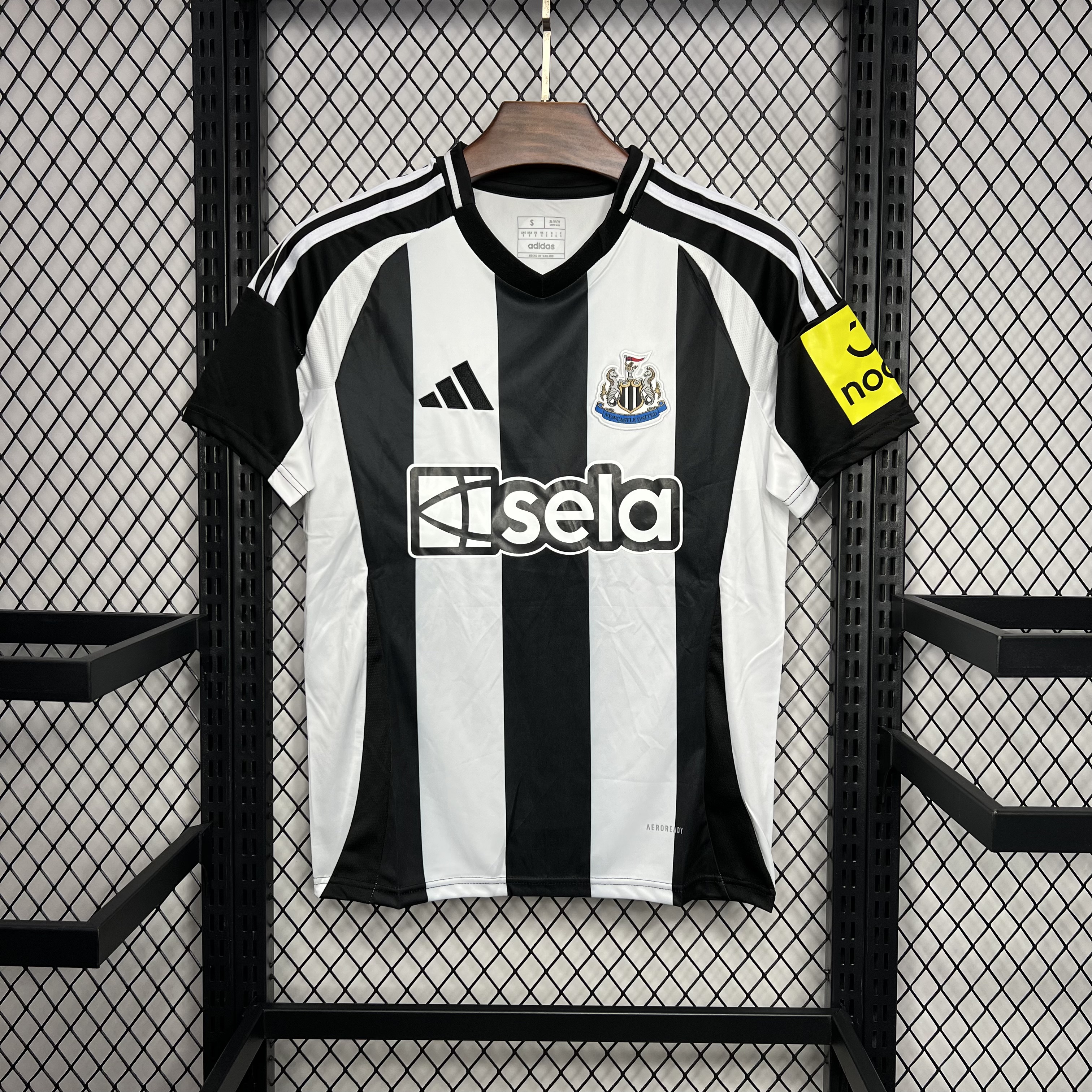 Newcastle United 24-25 Home Stadium Jersey - Fans Version - ManixJersey