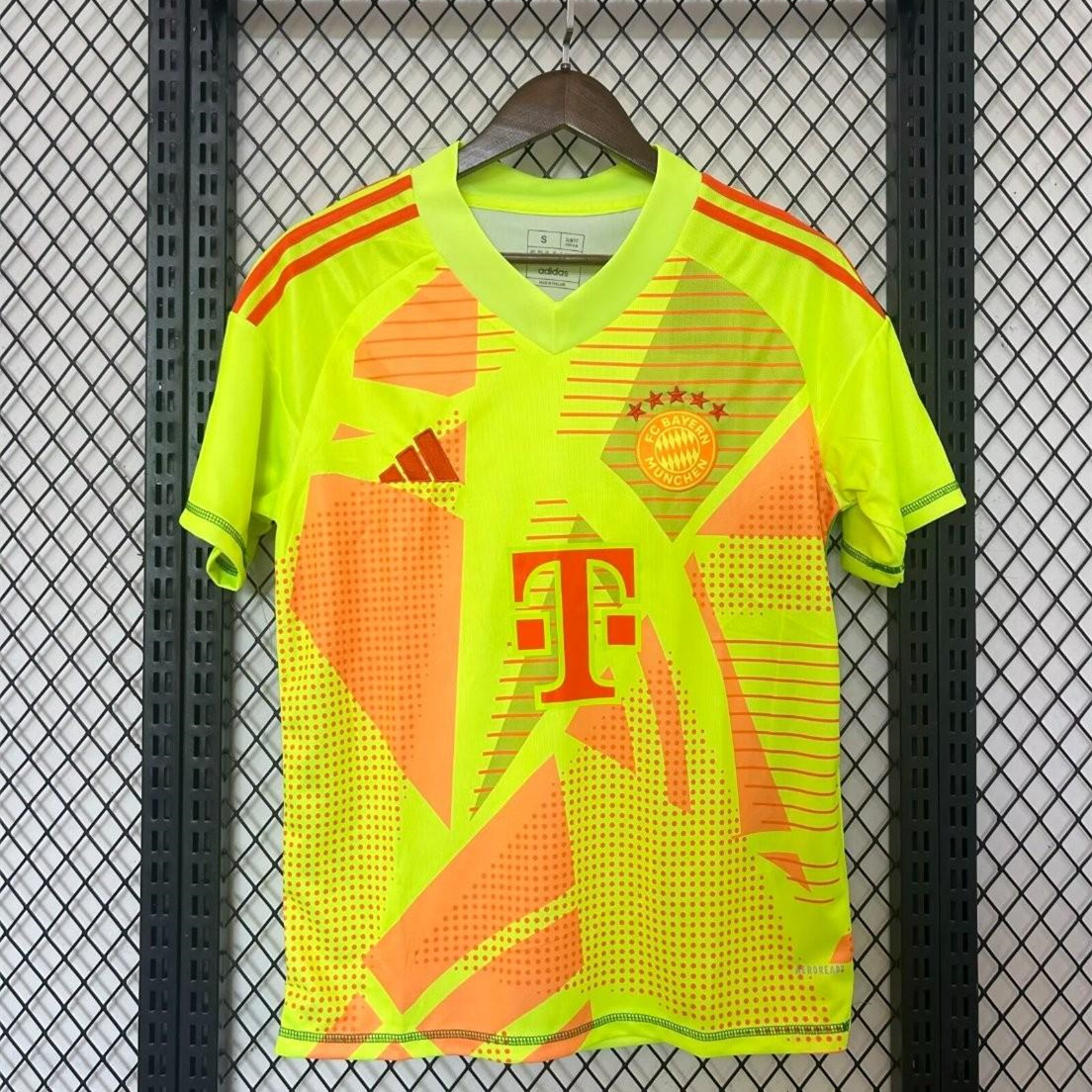 Bayern Munich 24-25 Green Goalkeeper Jersey - Fans Version - ManixJersey