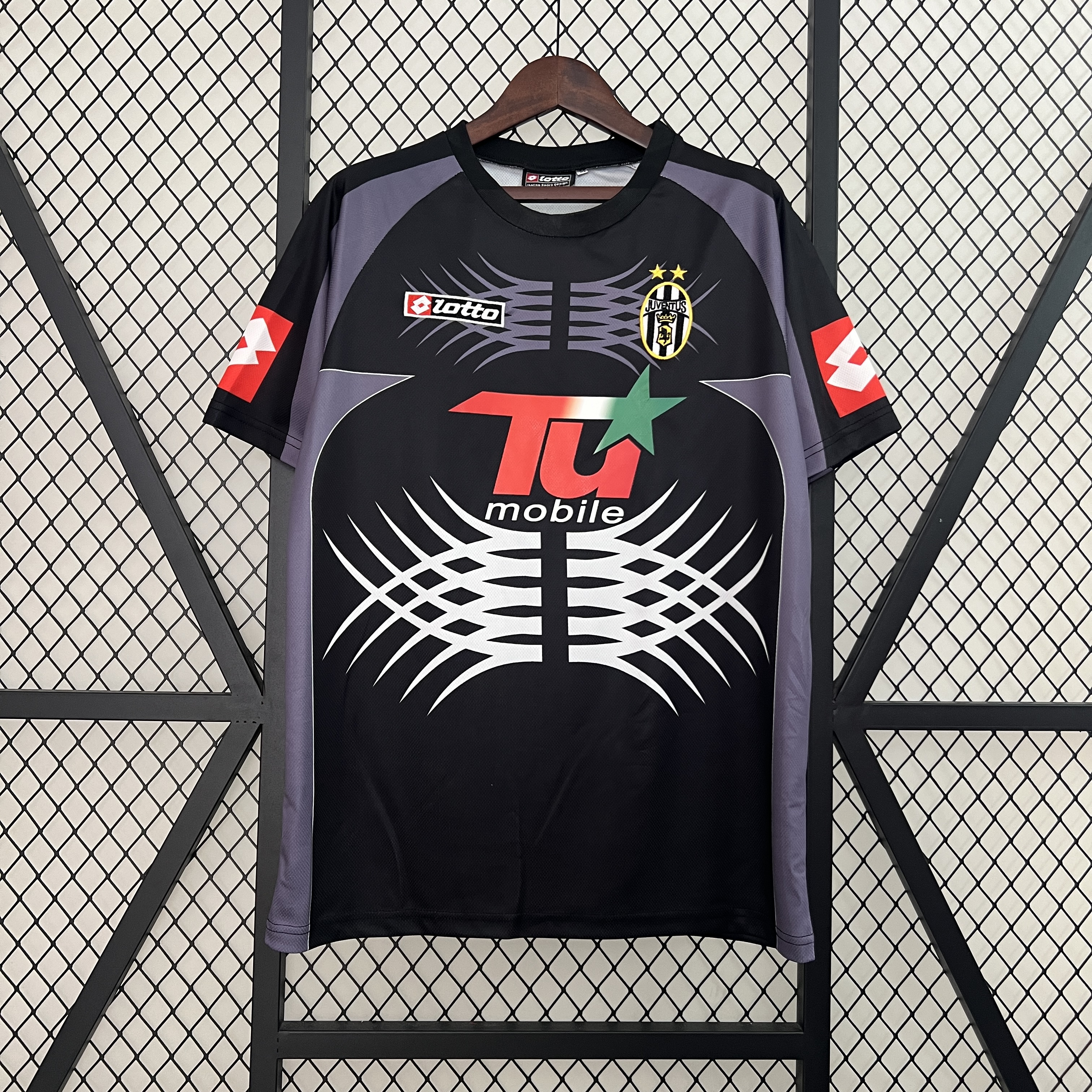Retro Juventus 2001-02 Black Goalkeeper Jersey - ManixJersey