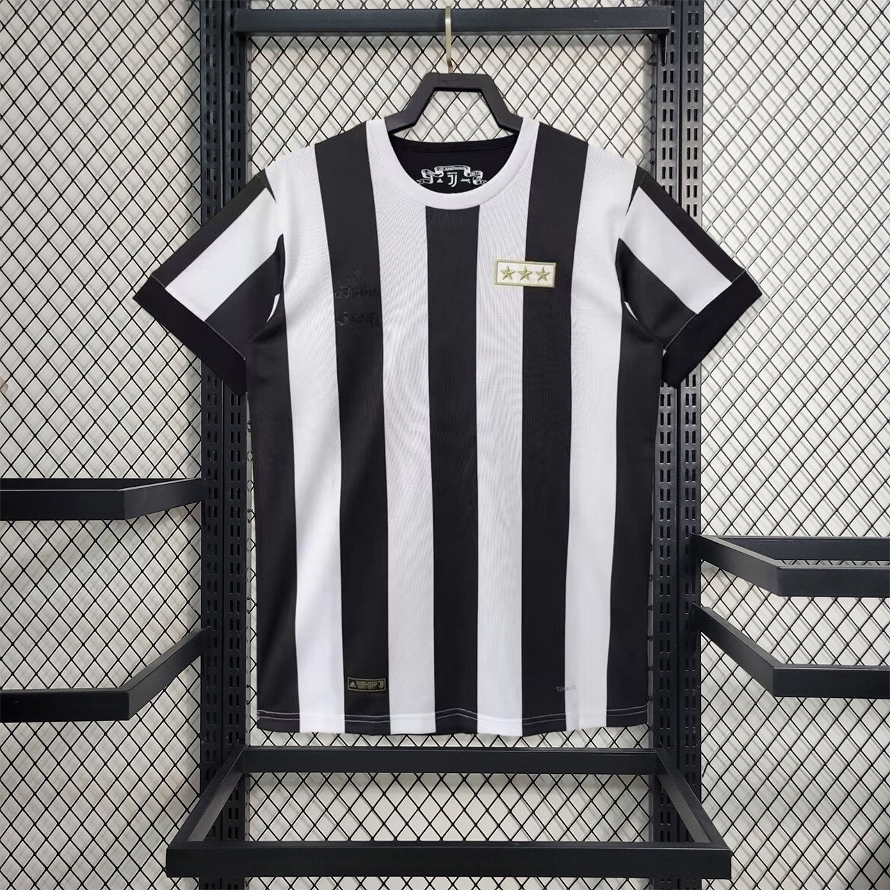 Retro Juventus 2017-18 120th Anniversary Special Edition Jersey - ManixJersey