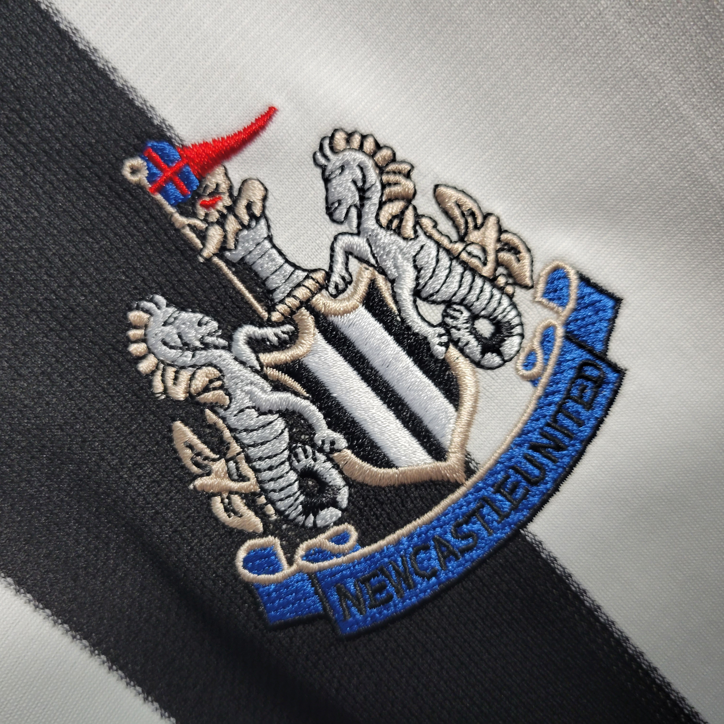 Retro Newcastle United 1995-97 Home Long Sleeve Jersey - ManixJersey