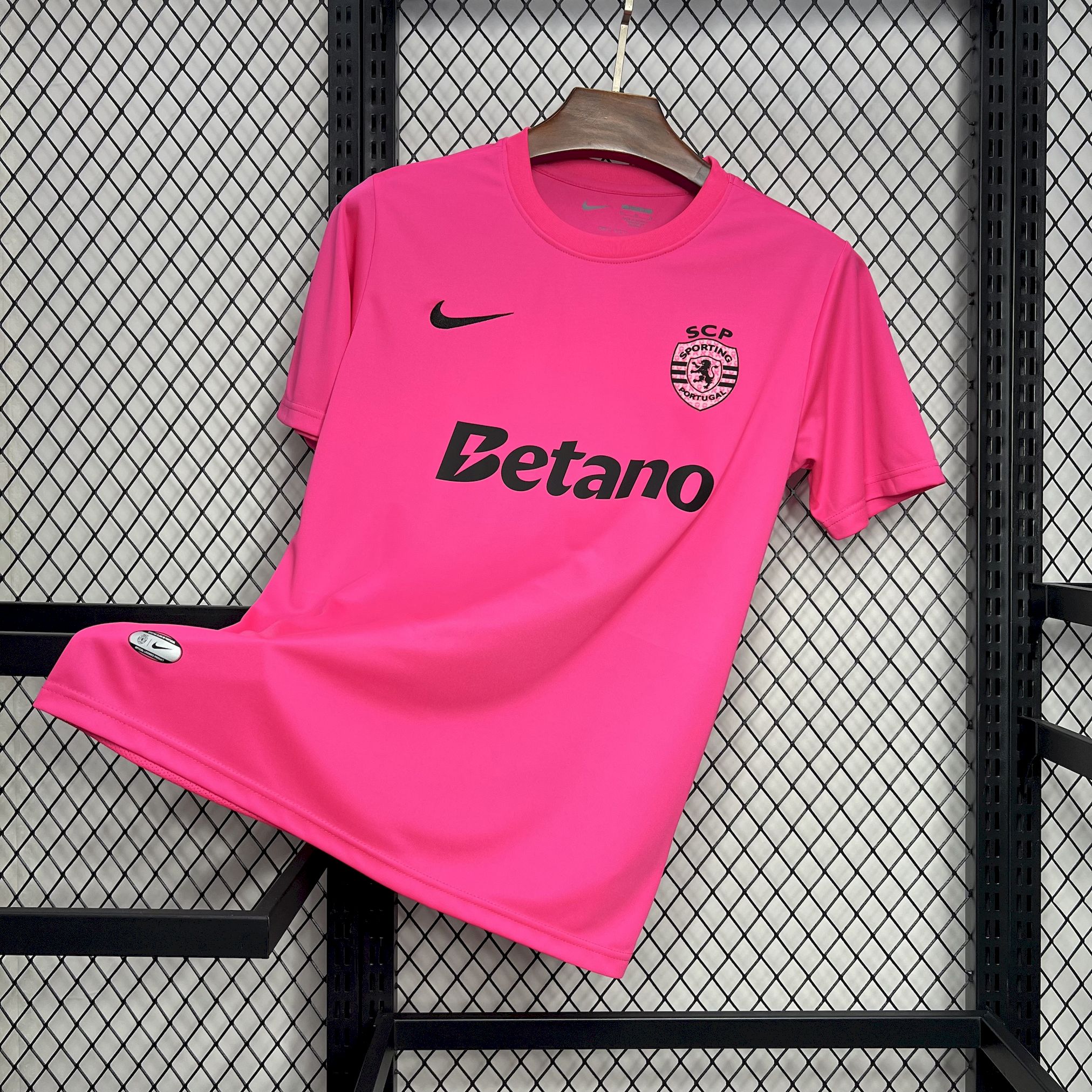 Sporting CP Portugal 24-25 Pink October Jersey - Fans Version - ManixJersey