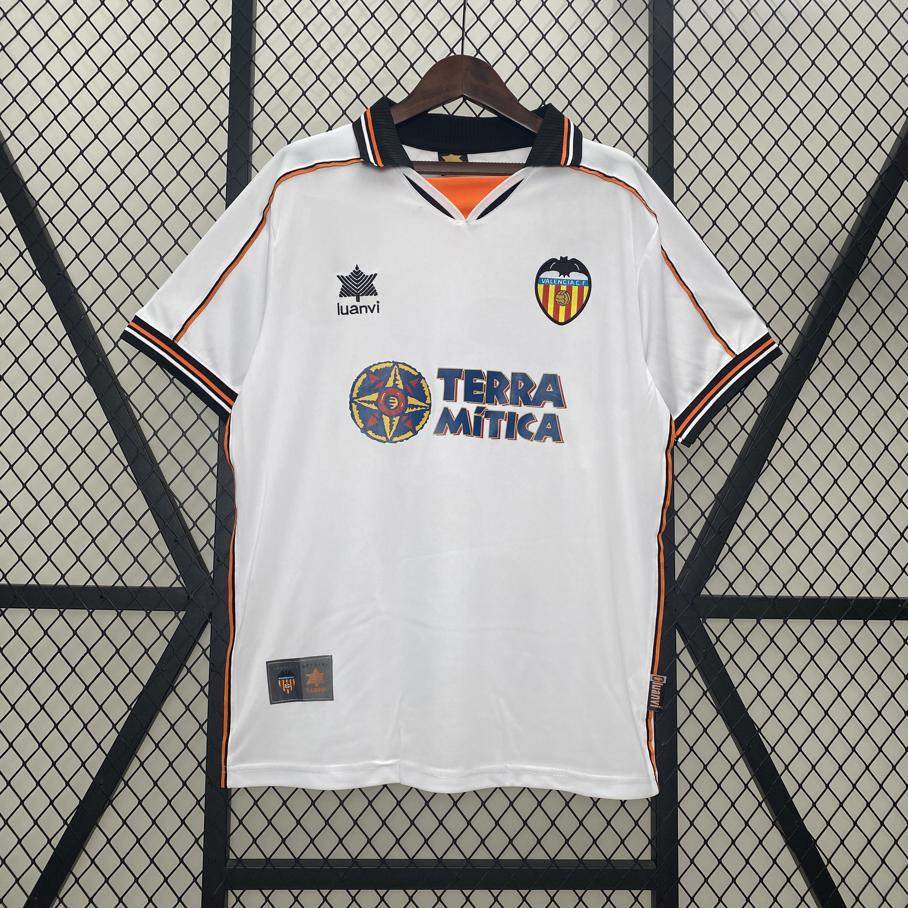 Retro Valencia 1999-00 Home Jersey - ManixJersey