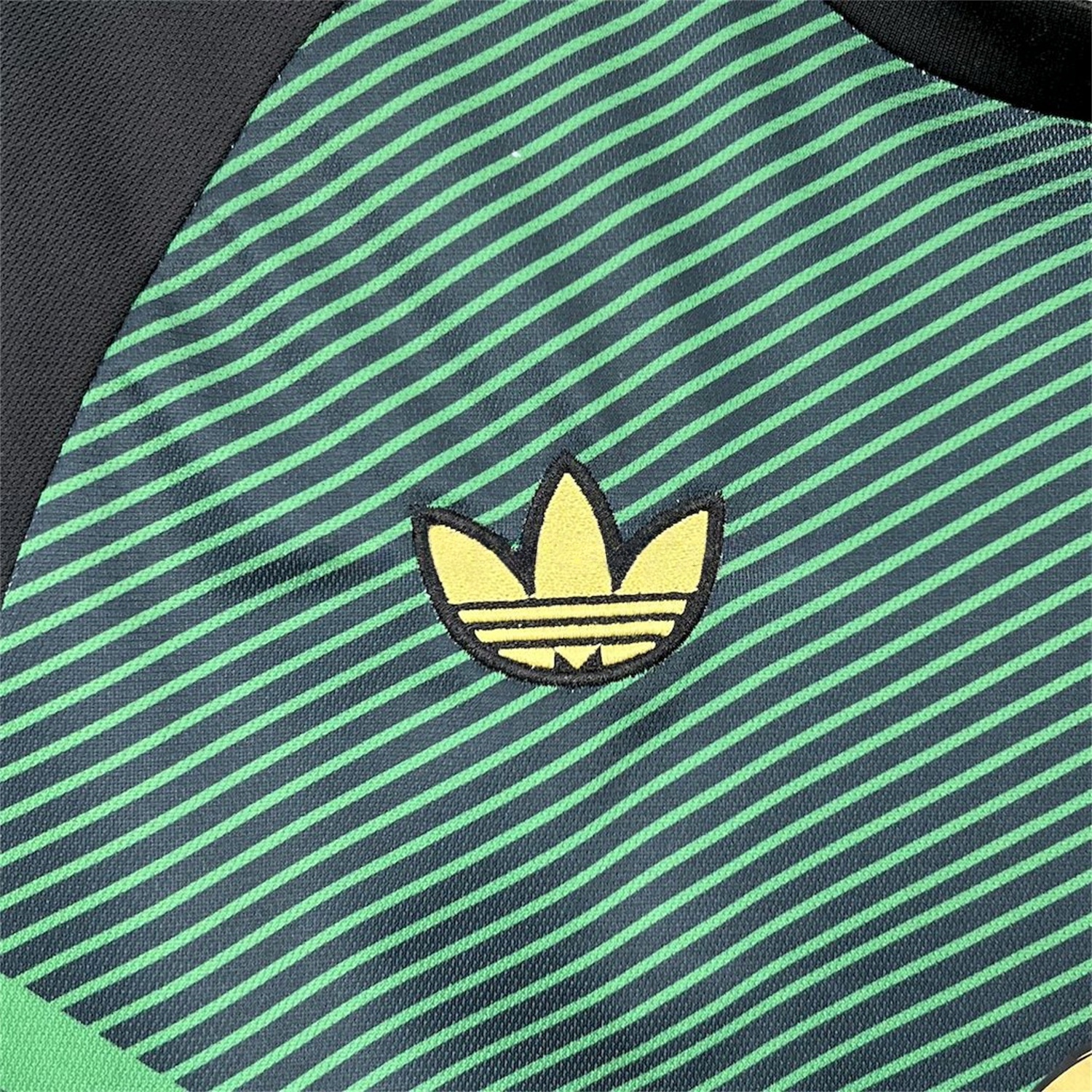 Celtic 25-26 Green Lines Special Edition Jersey - Fans Version - ManixJersey