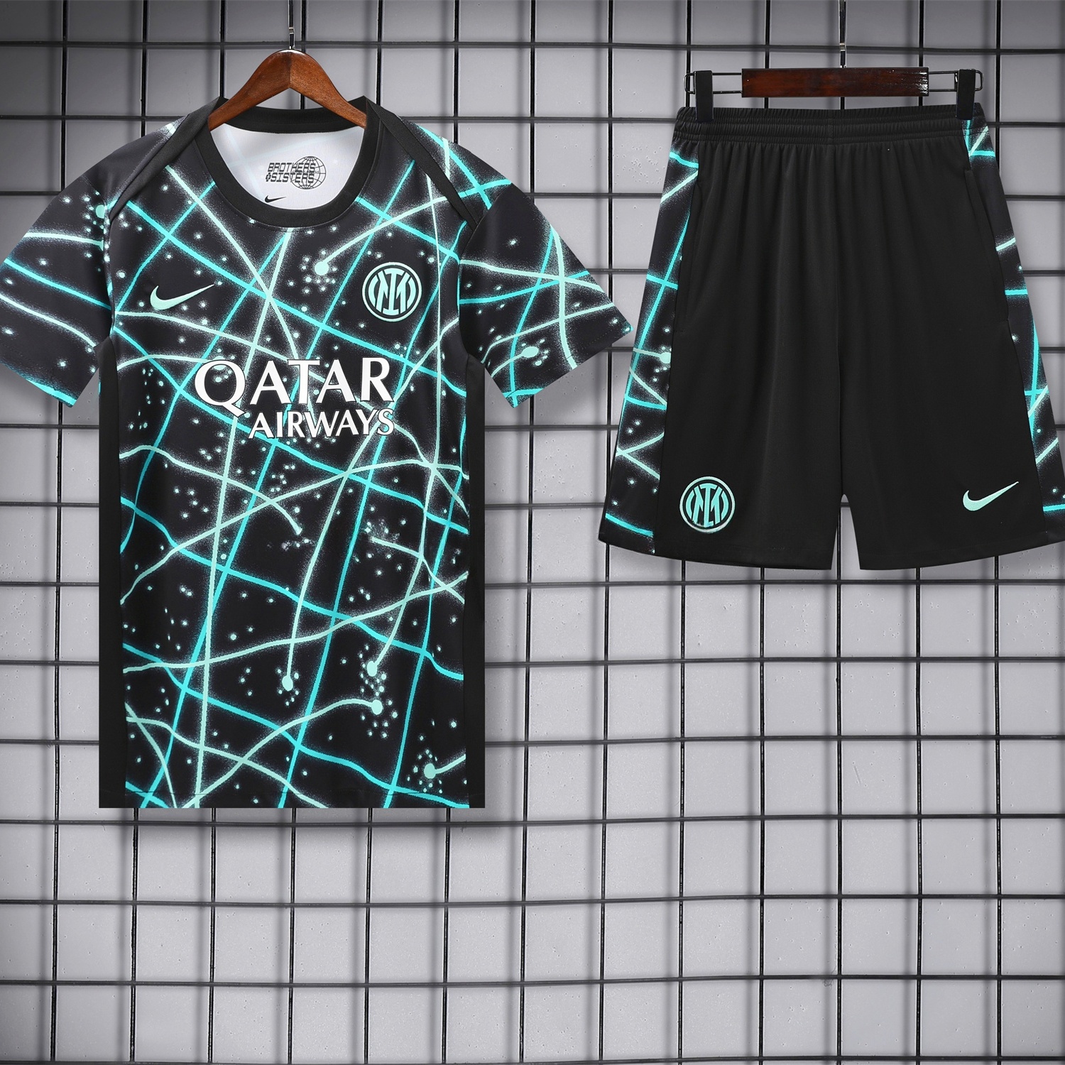 Inter Milan 25-26 Short-Sleeve Training Set - Blue Fluorescent Rays Black Top & Black Shorts - ManixJersey