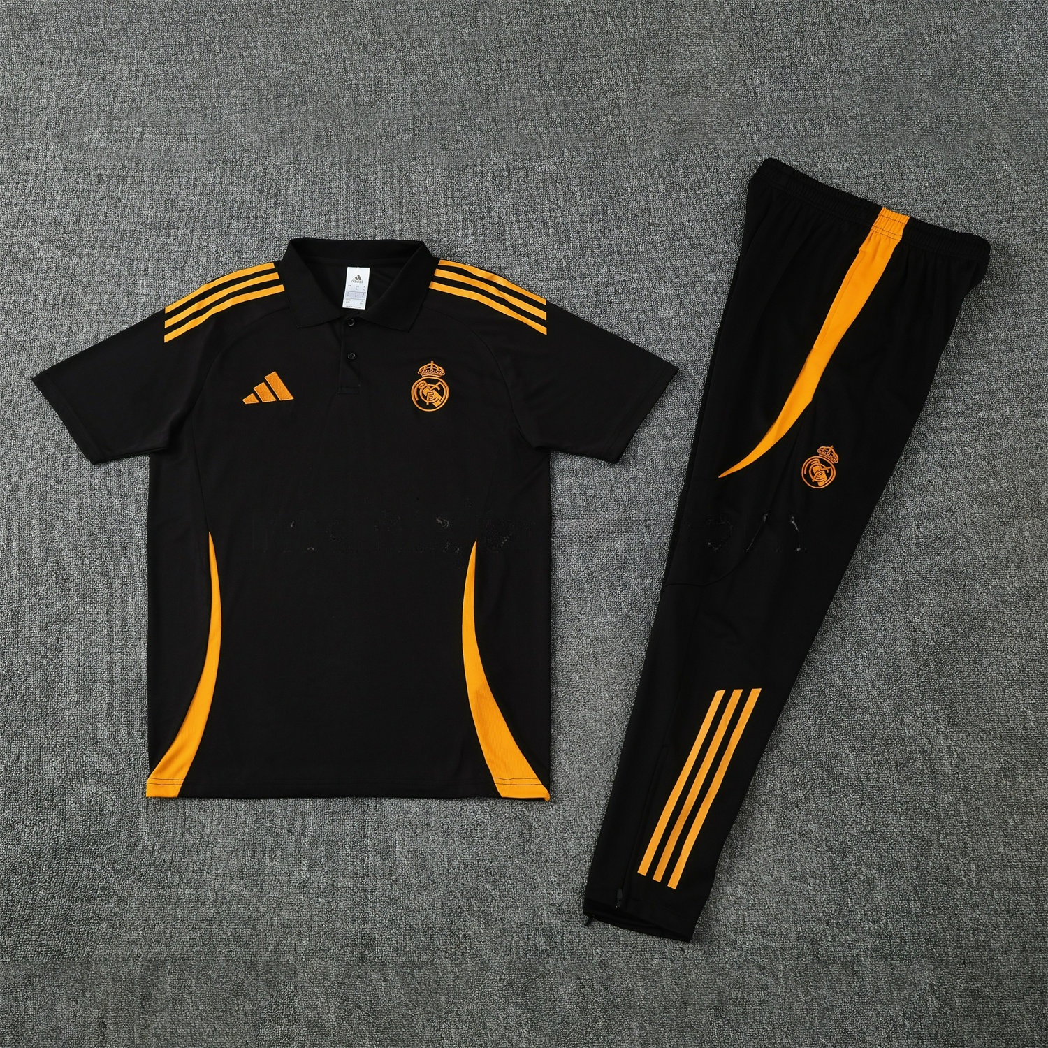 Real Madrid 25-26 POLO Short-Sleeve Training Set - Black Top and Pants with Yellow Stripes - ManixJersey