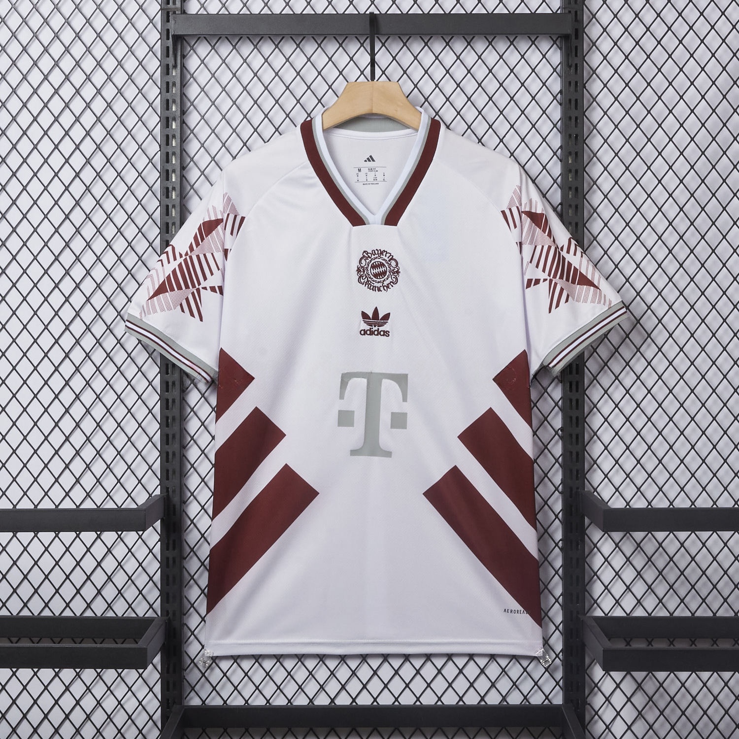 Bayern Munich 25-26 Throwback Trefoil Red Stripe White Special Jersey - Fans Version - ManixJersey