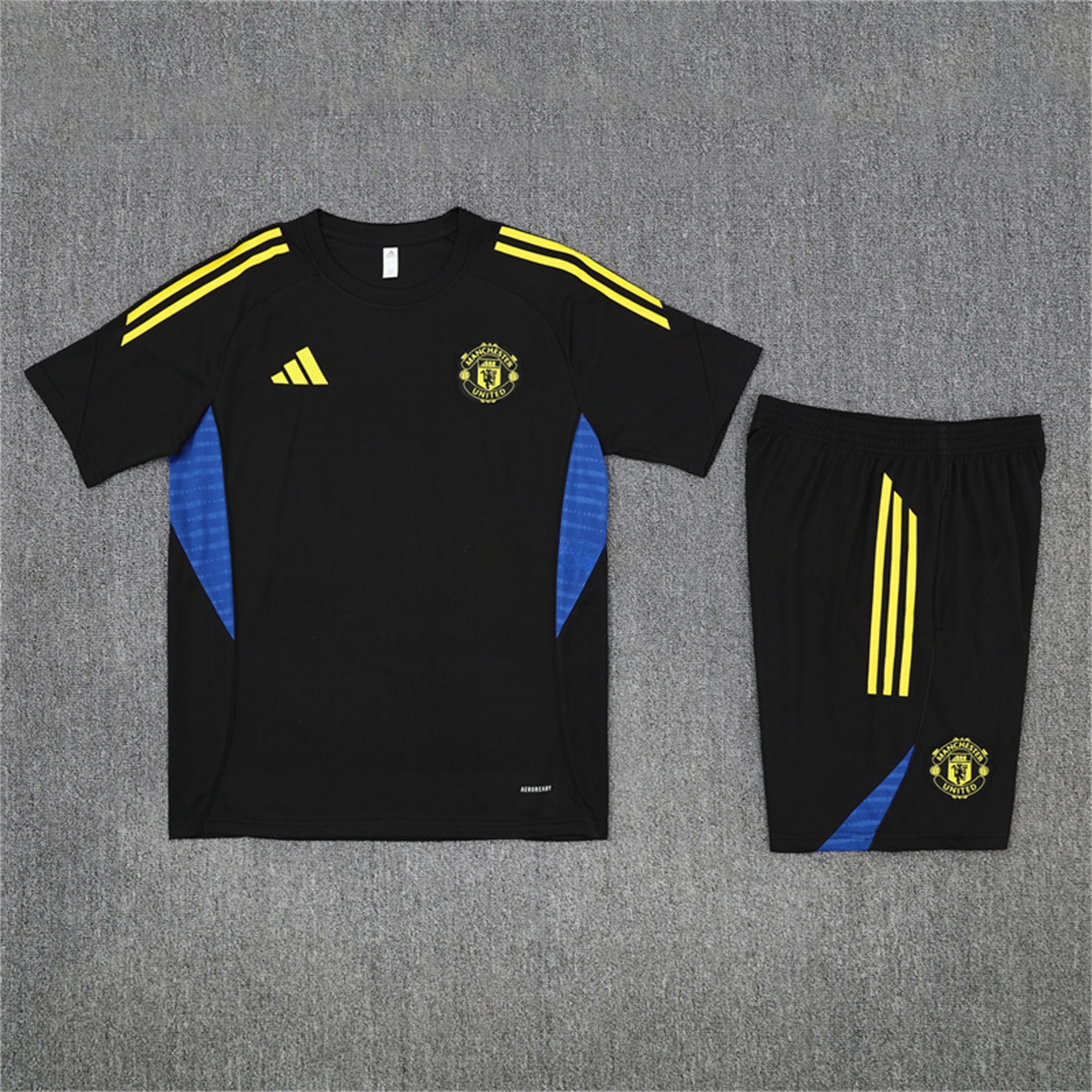 Manchester United 25-26 Kids Short-Sleeve Training Set - Black Top & Black shorts - ManixJersey