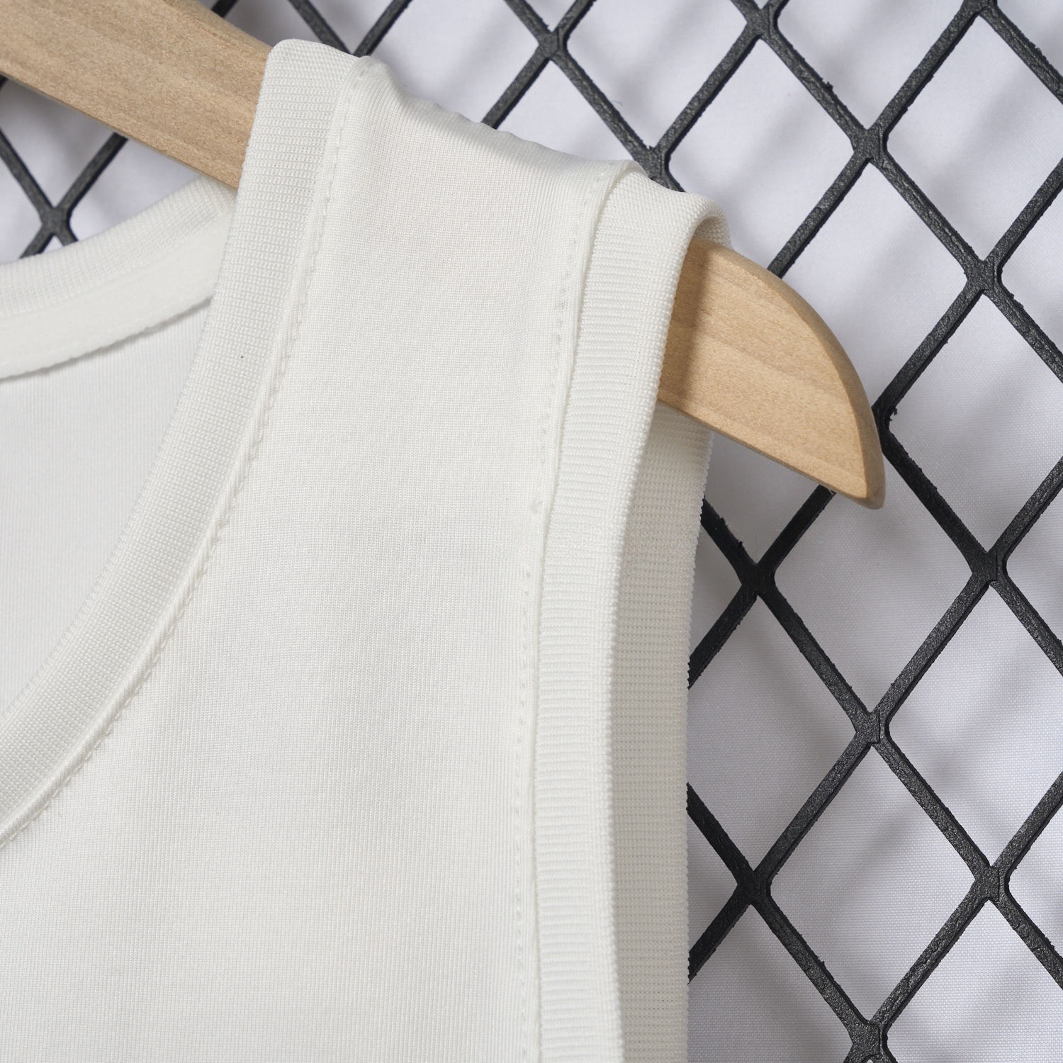 Women's Real Madrid 25-26 Home Yoga Vest - ManixJersey