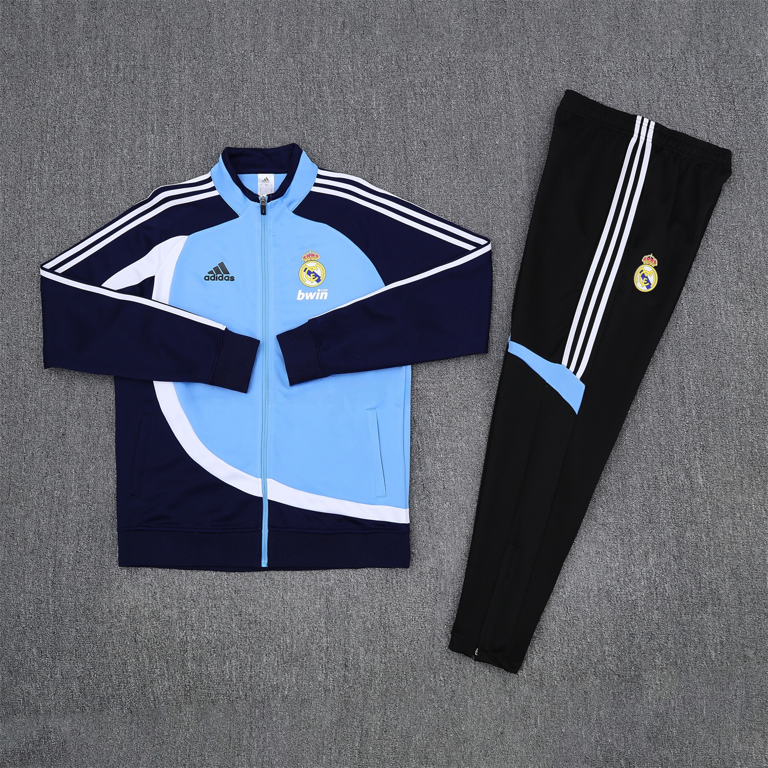 Real Madrid 25-26 Throwback Jacket Training Tracksuit - Blue Jackets & Black Pants - ManixJersey