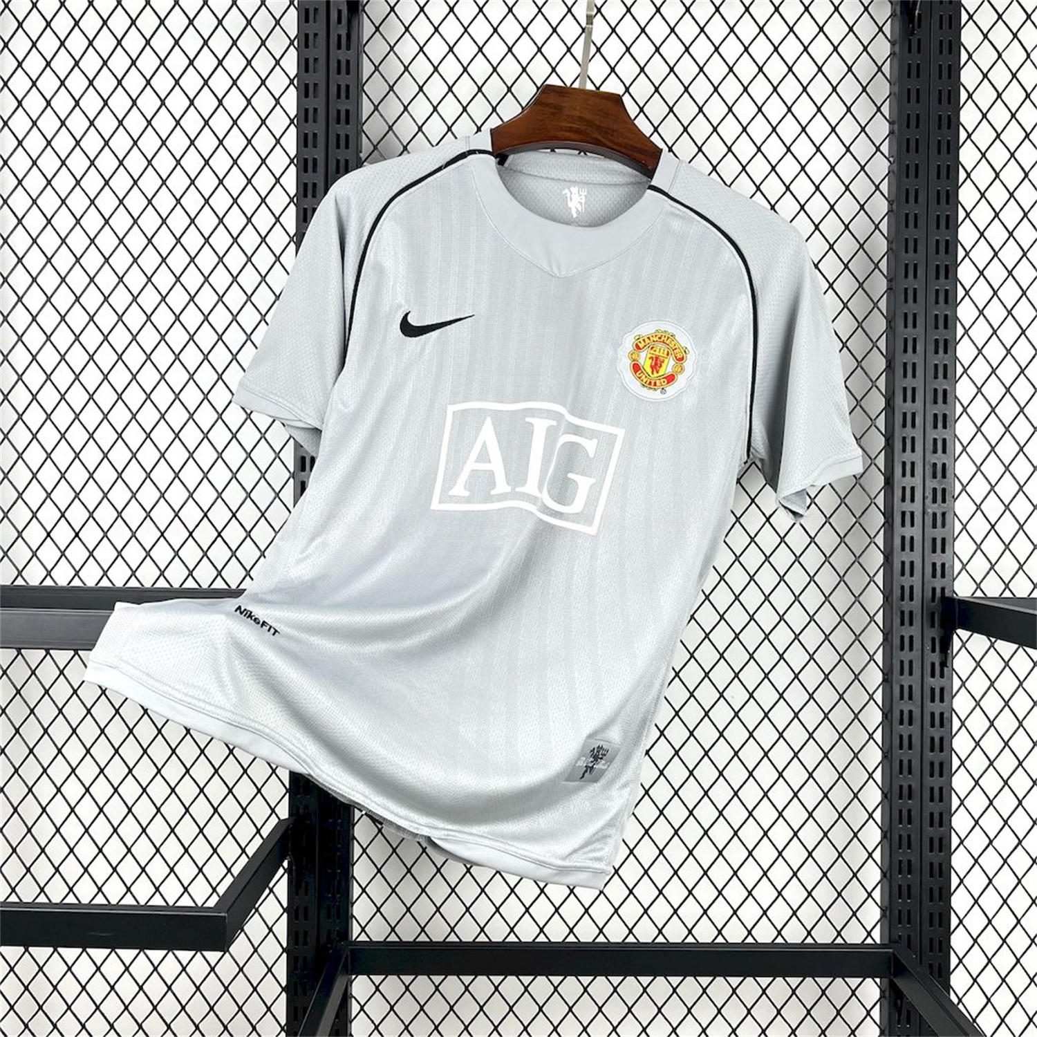 Retro Manchester United 2007-08 Grey Goalkeeper Jersey - ManixJersey