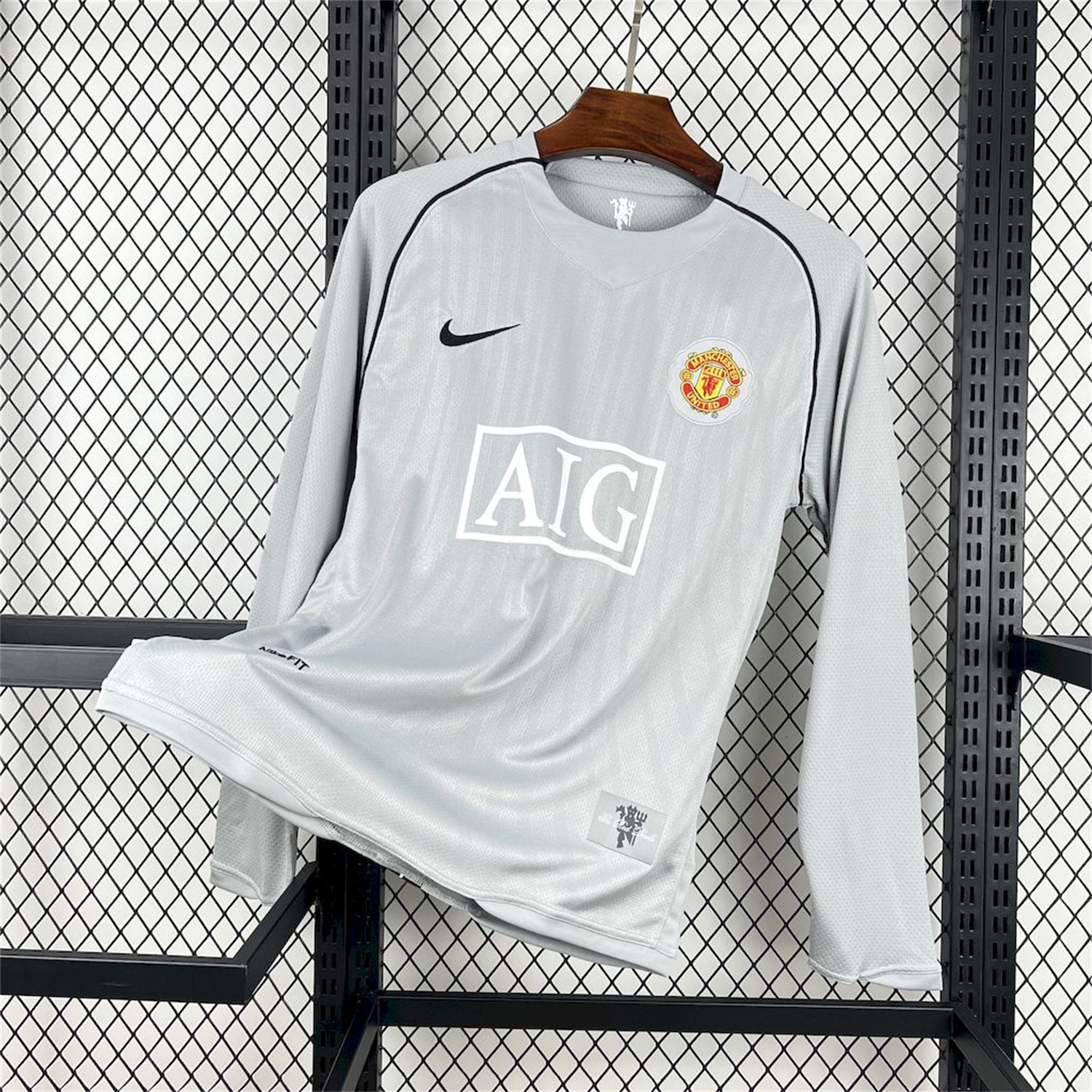 Retro Manchester United 2007-08 Grey Goalkeeper Long Sleeves Jersey - ManixJersey