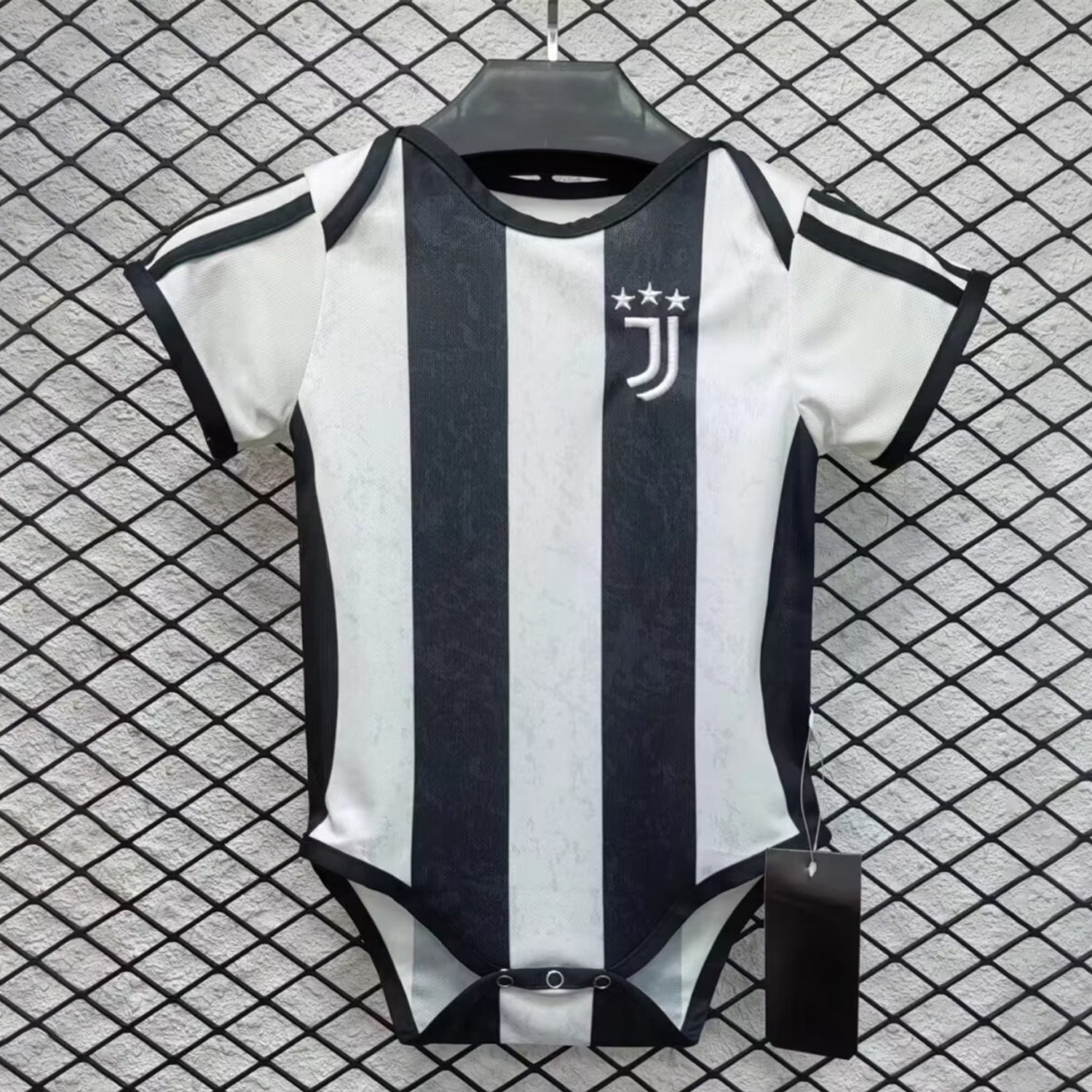 Juventus 24-25 Home Baby Crawling Suit - ManixJersey