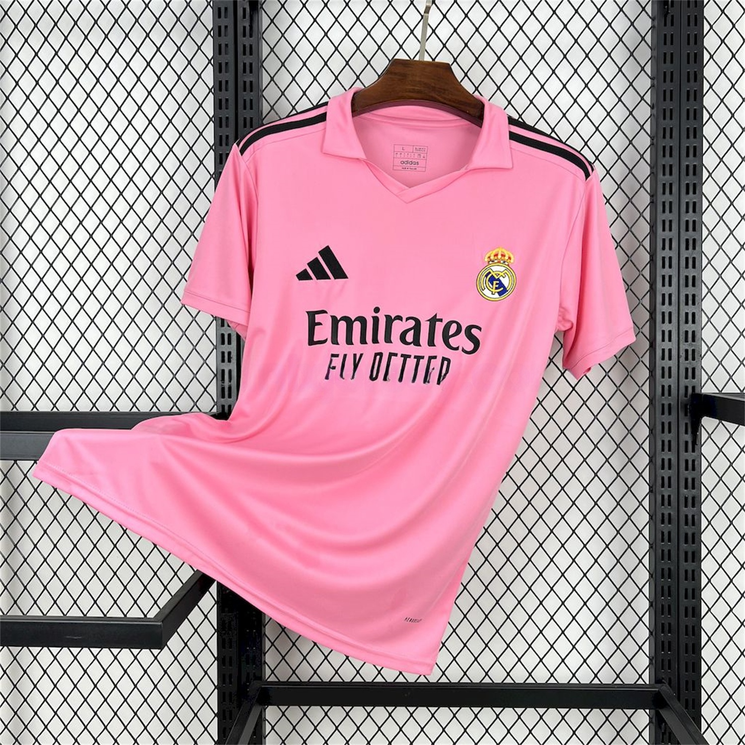 Real Madrid 2025-26 Pink Special Edition Jersey - Fans Version - ManixJersey
