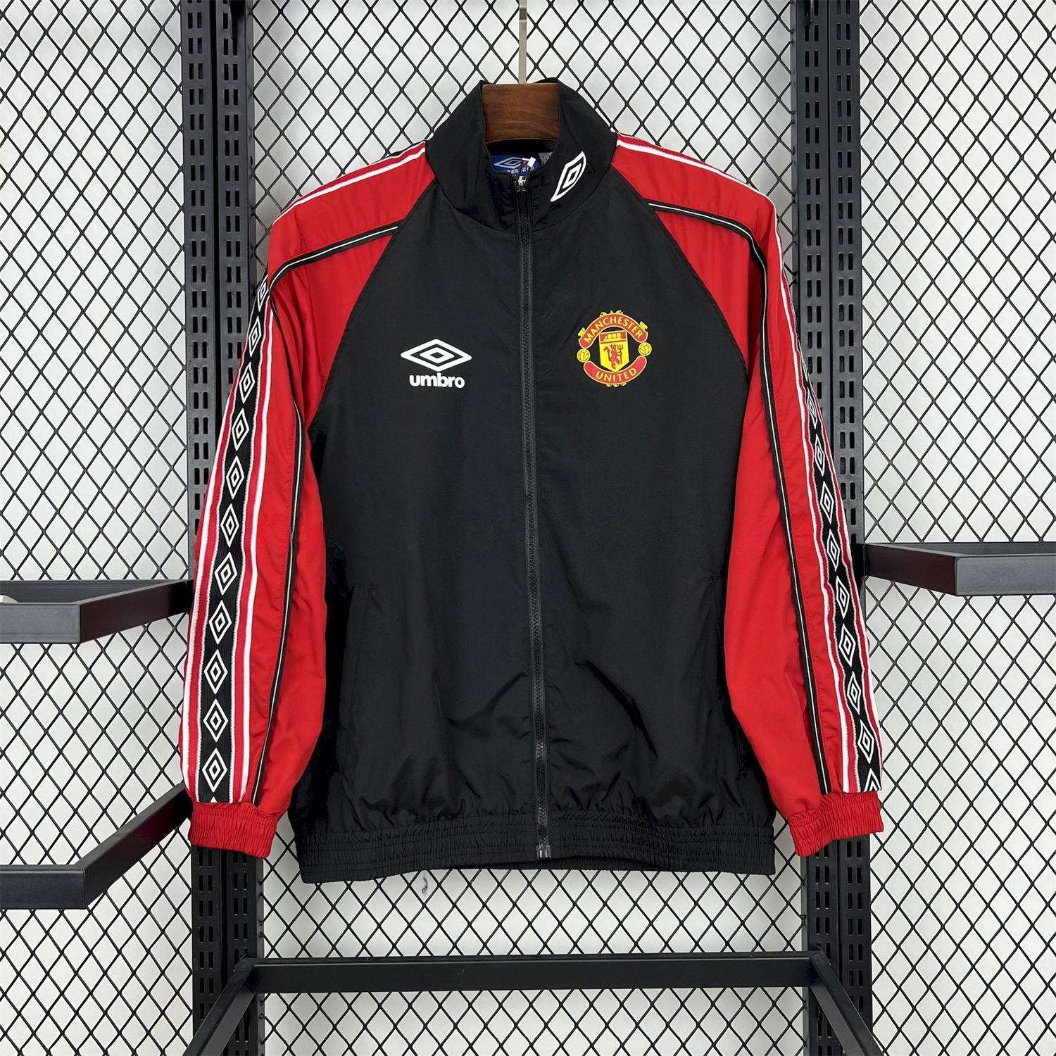 Retro Manchester United 1998-99 Throwback Windbreaker Jacket - Black and Red - ManixJersey