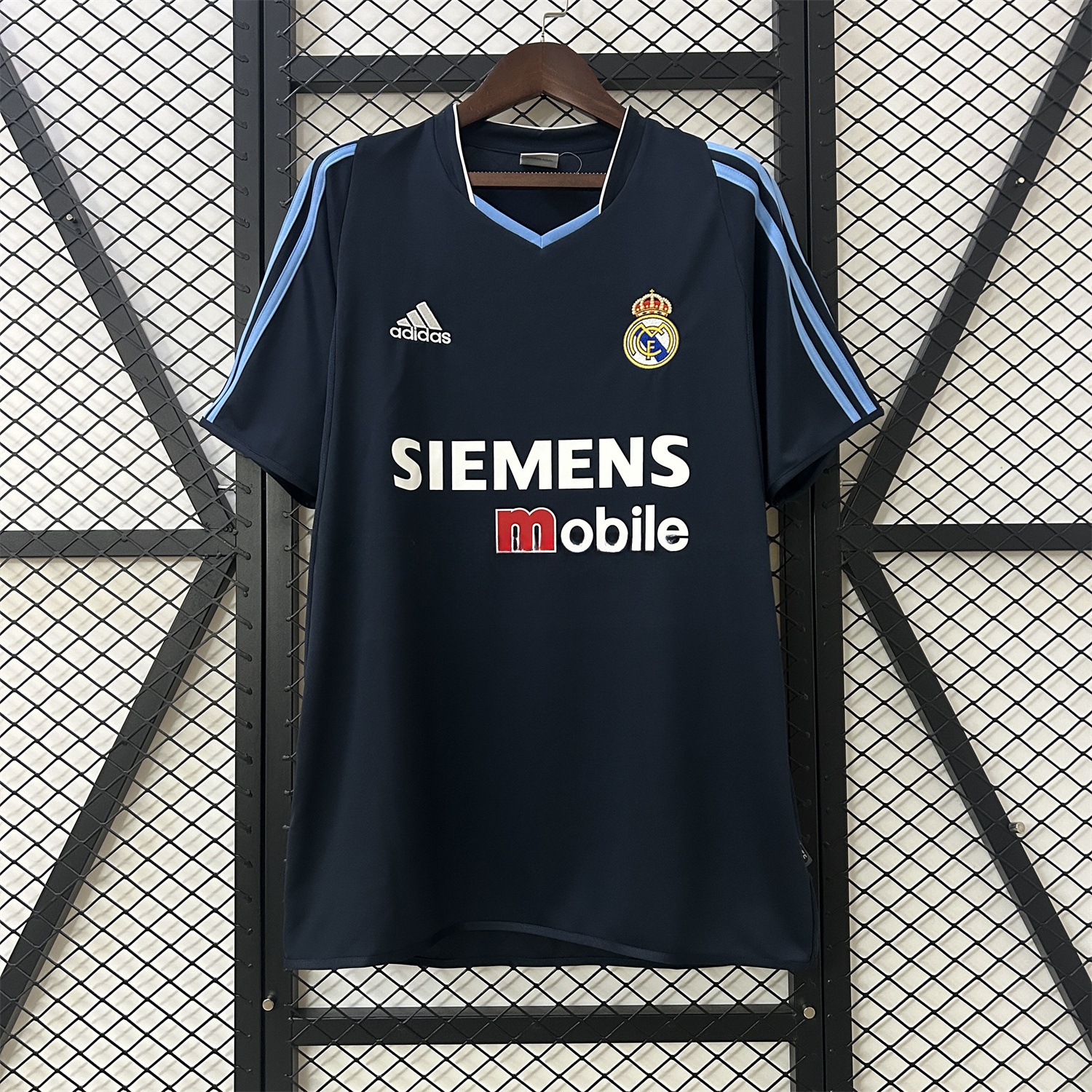 Retro Real Madrid 2003-04 Away Jersey - ManixJersey