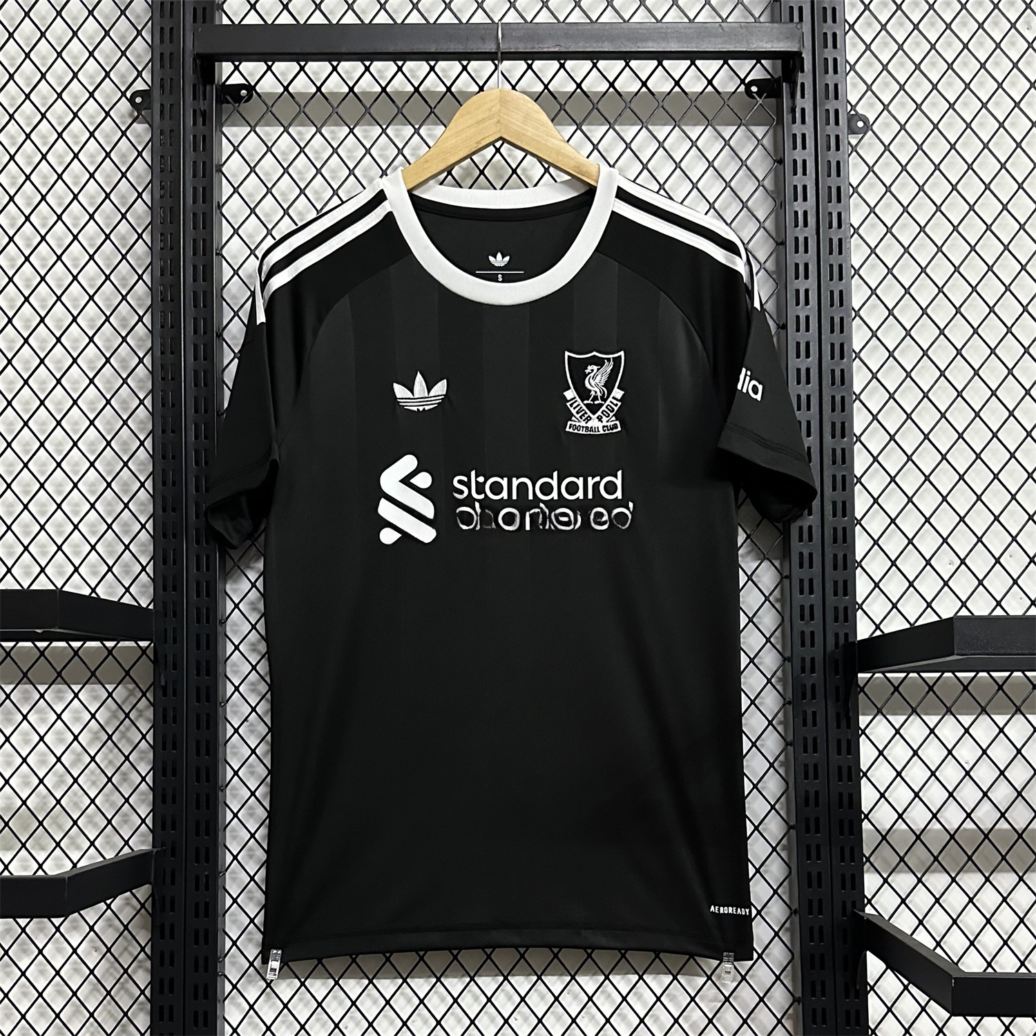 Liver.pool 25-26 Black Trefoil Goalkeeper Jersey - Fans Version - ManixJersey