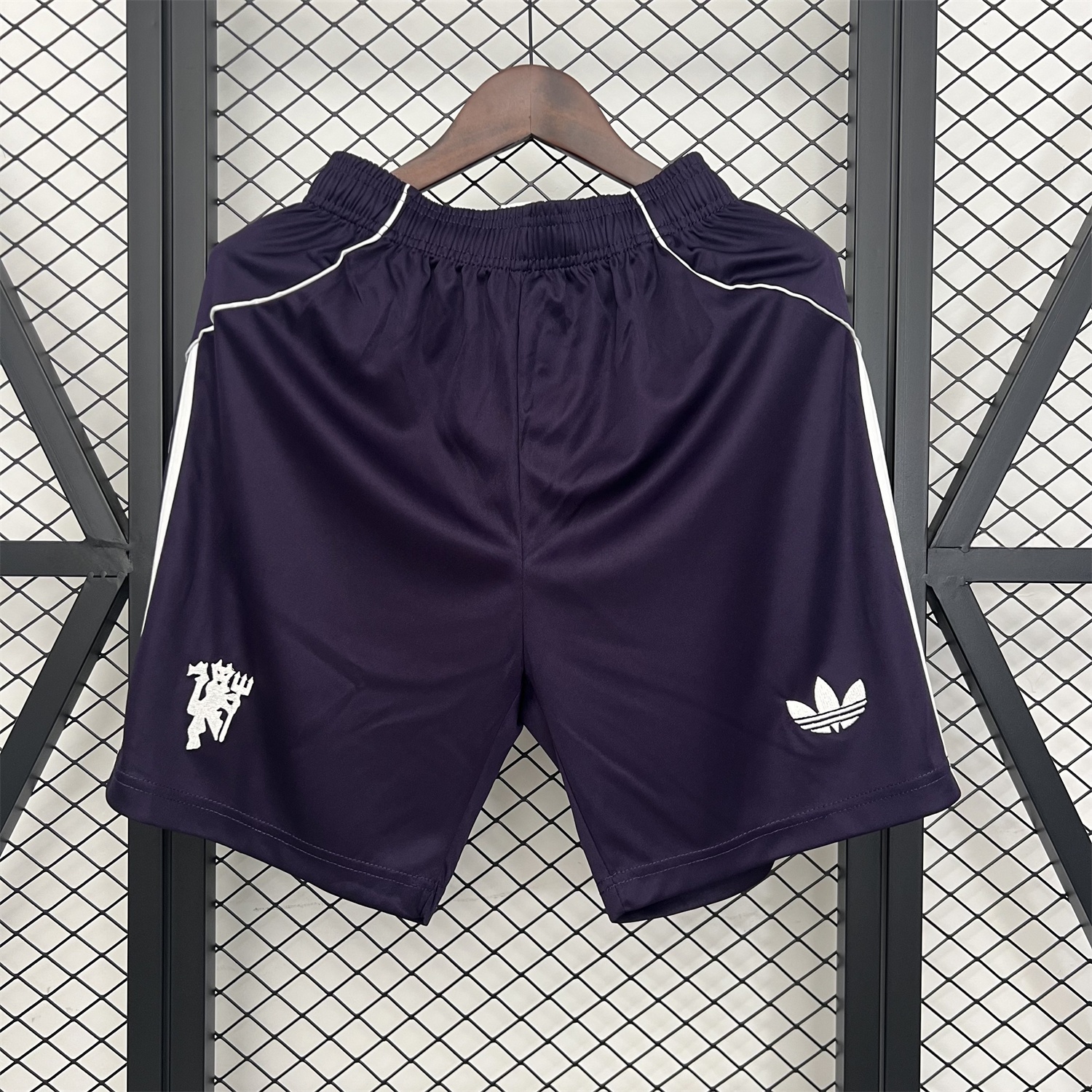 Manchester United 25-26 Away Purple Shorts - Fans Version - ManixJersey