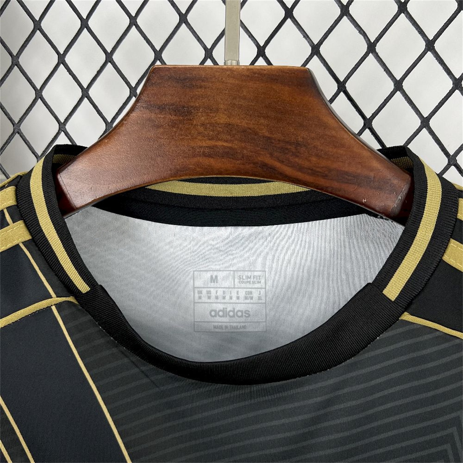 Bayern Munich 25-26 Black Gold Special Edition Jersey - Fans Version - ManixJersey