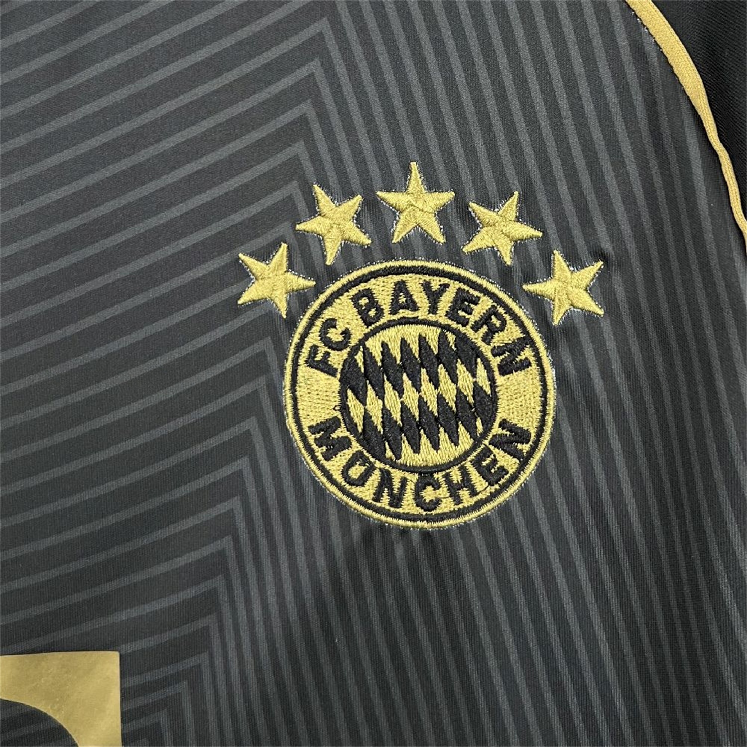 Bayern Munich 25-26 Black Gold Special Edition Jersey - Fans Version - ManixJersey