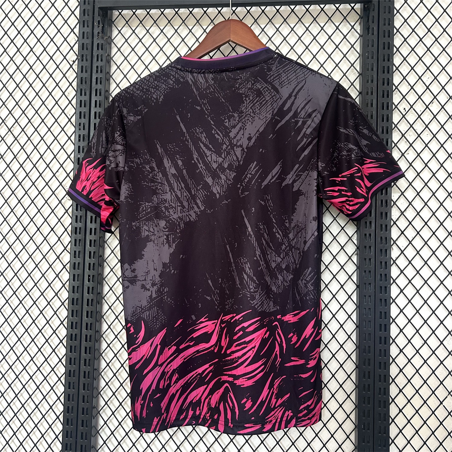 Barcelona 25-26 Pink Lion Black Jersey - Fans Version - ManixJersey