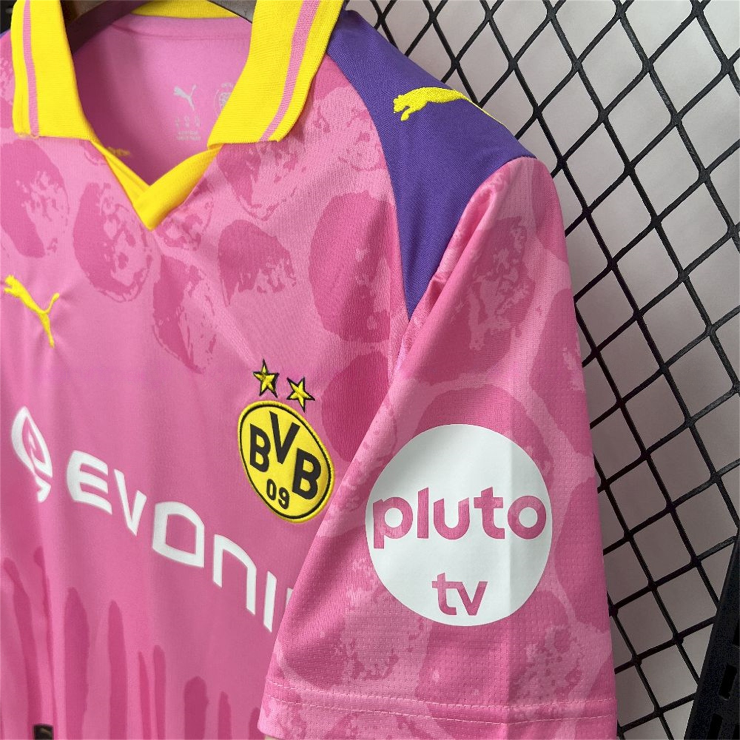 Dortmund 25-26 Club World Cup Pink Goalkeeper Jersey - Fans Version - ManixJersey