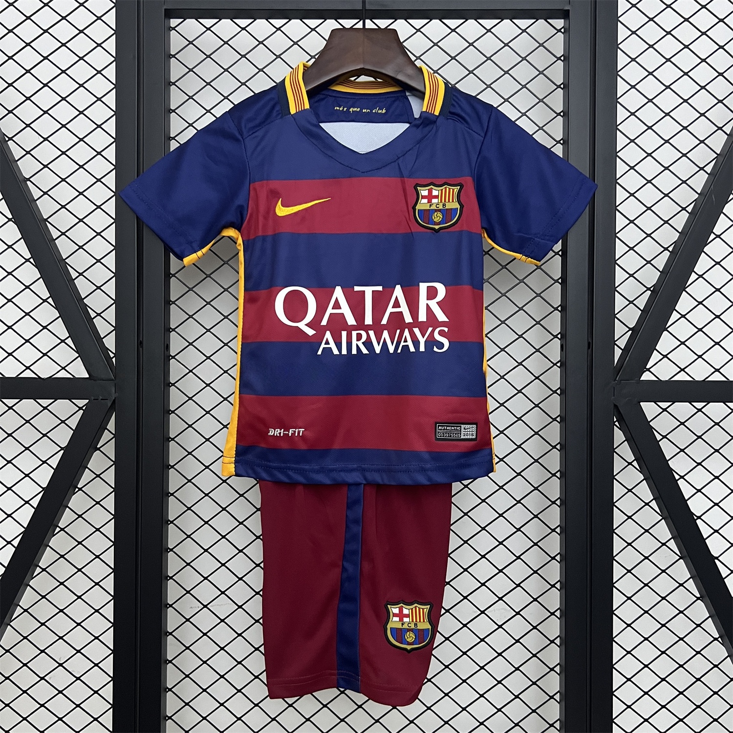 Retro Barcelona 2015-16 Home Kids Kit - ManixJersey