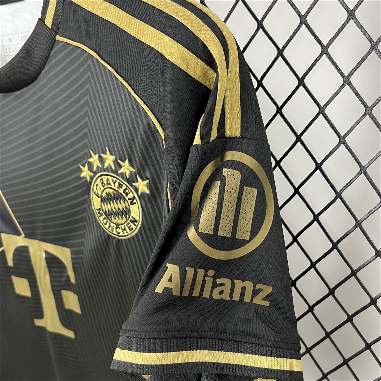 Bayern Munich 25-26 Black Gold Special Edition Jersey - Fans Version - ManixJersey