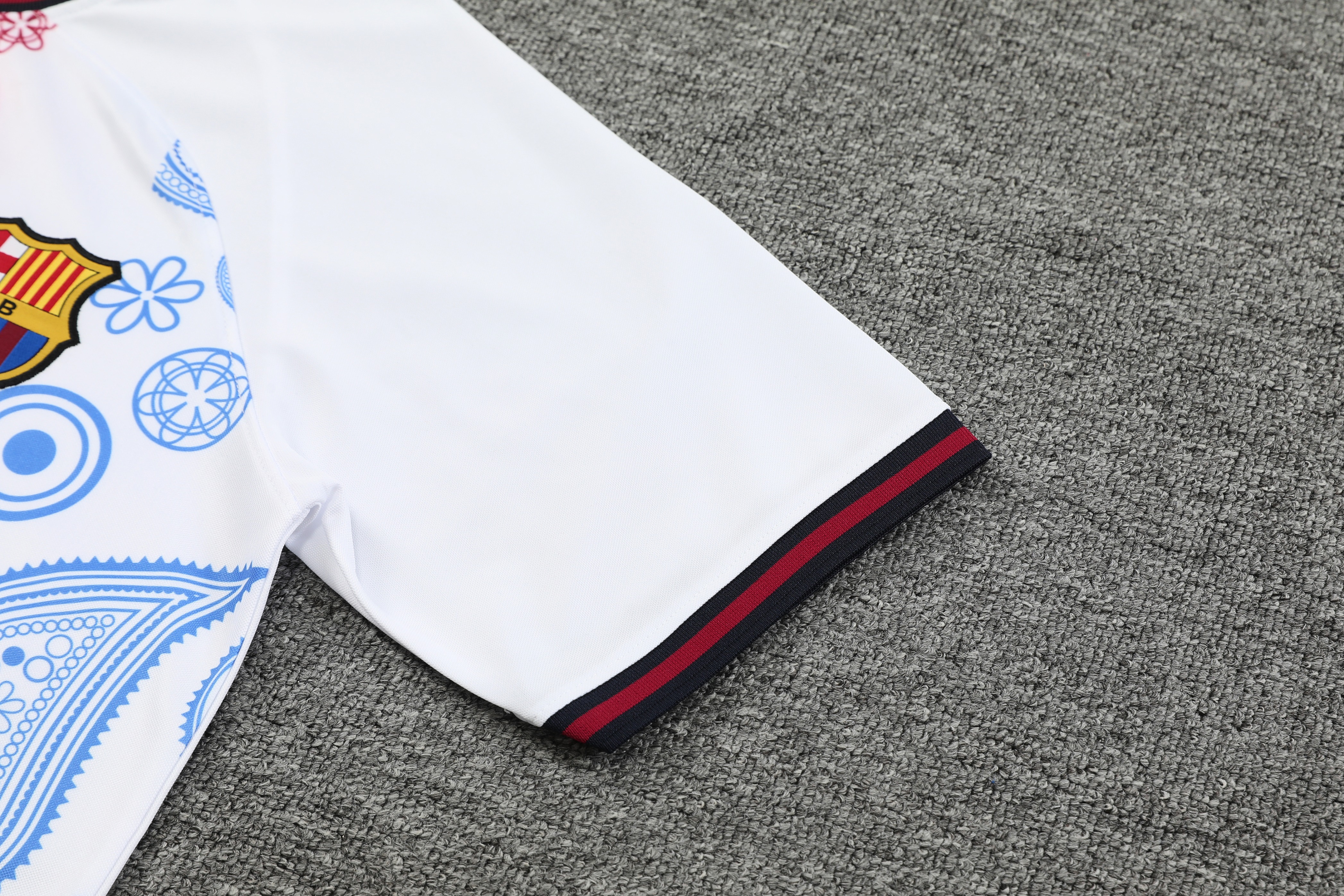 Barcelona 24-25 Short-Sleeve Training Set - White with Pattern - ManixJersey