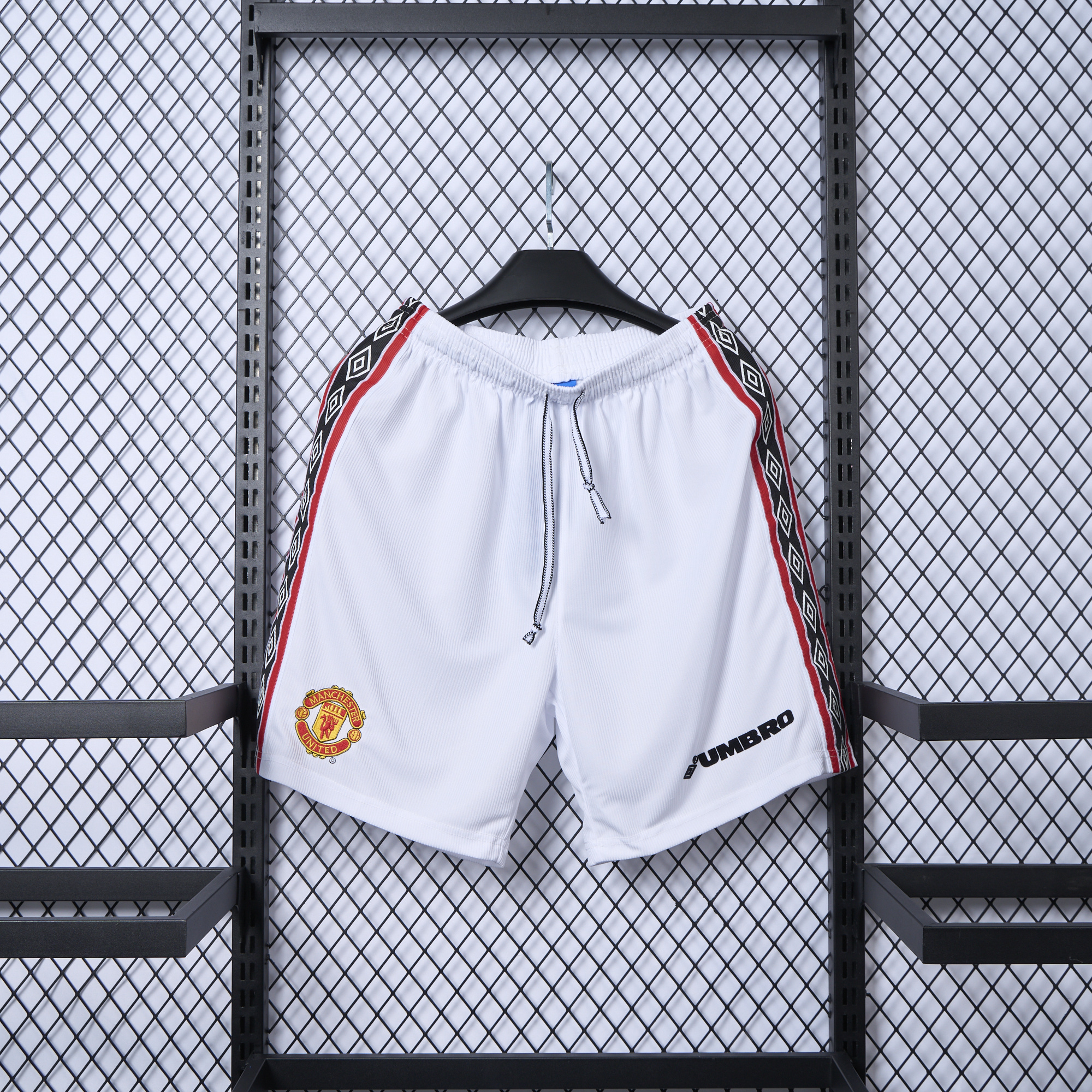 Retro Manchester United 1998-99 Home Shorts - ManixJersey