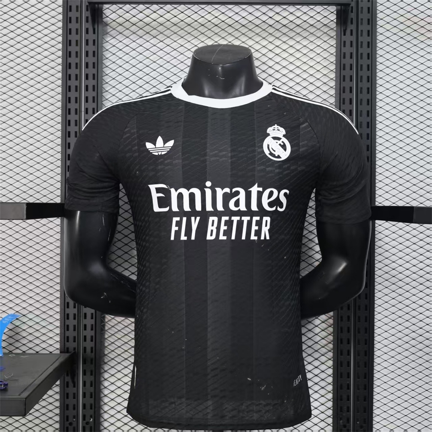 Real Madrid 25-26 Black Terrace Goalkeeper Jersey - Player Version - ManixJersey