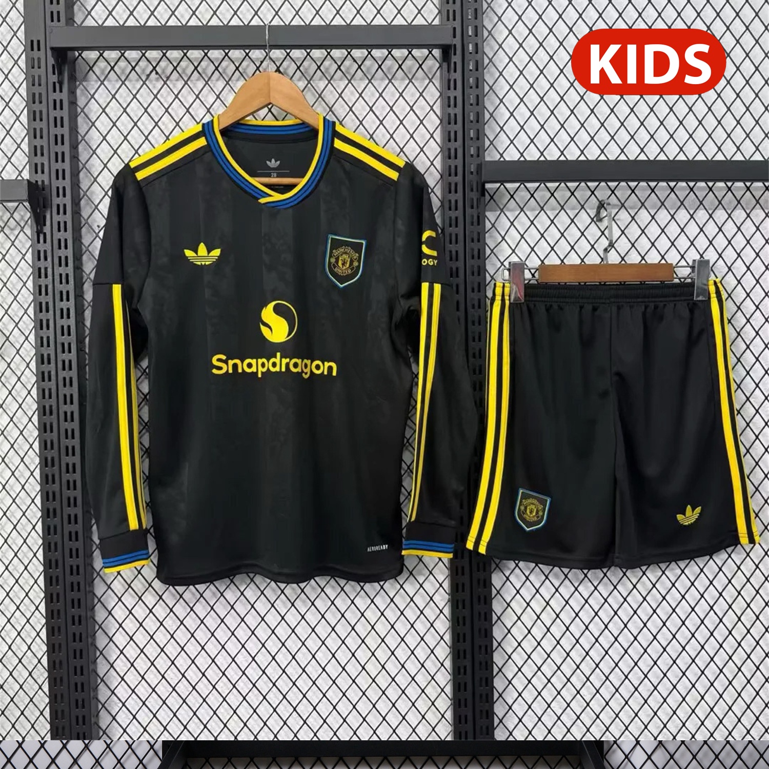Manchester United 25-26 Third Black Long Sleeves Kids Kit - ManixJersey