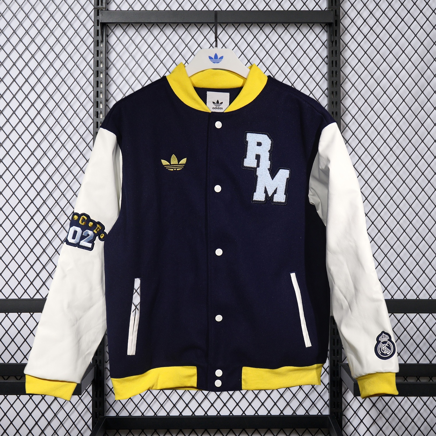 Real Madrid 25-26 Warm Windbreaker Jacket - Dark Blue And White - ManixJersey
