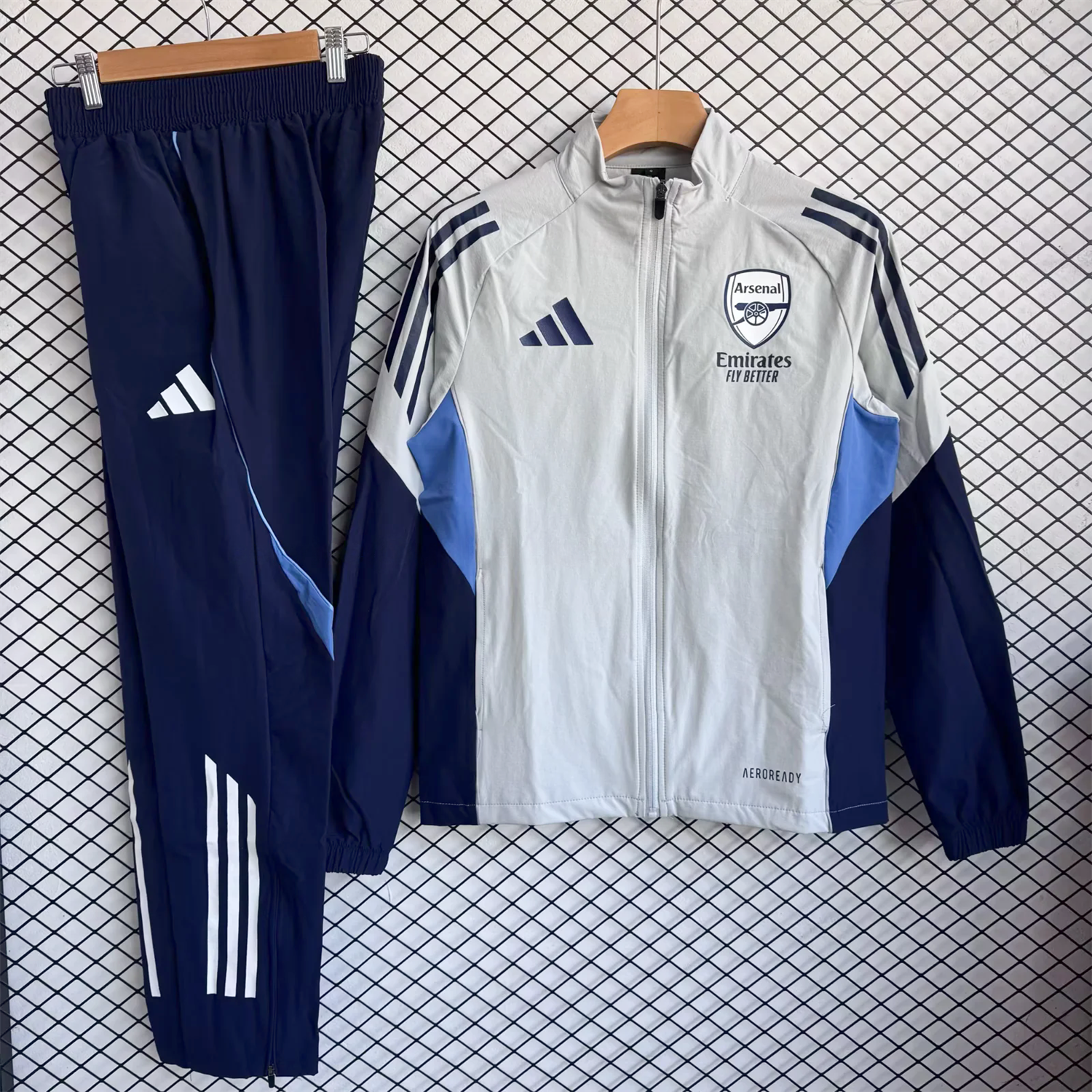 Arsenal 25-26 Windbreaker Training Set - Light Grey Top and Blue Pants - ManixJersey