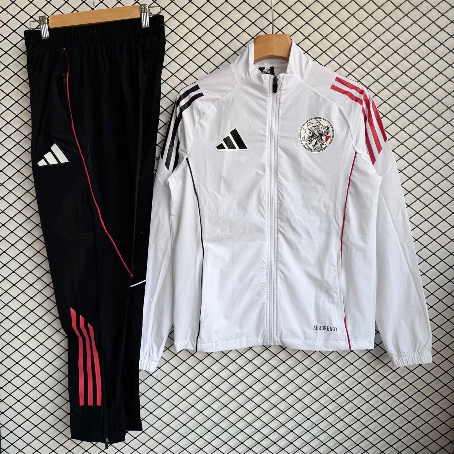 Ajax 25-26 Windbreaker Training Set - White Top and Black Pants - ManixJersey