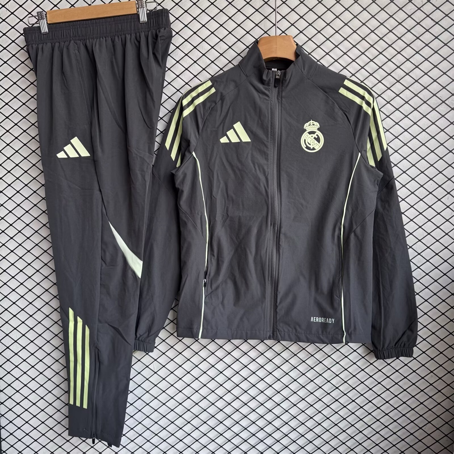 Real Madrid 25-26 Windbreaker Training Set - Green Grey Top and Pants - ManixJersey