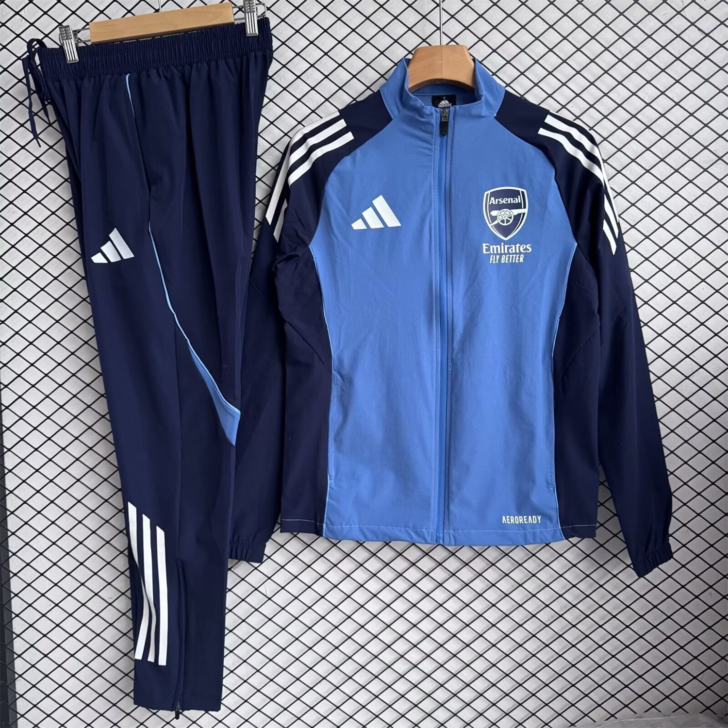 Arsenal 25-26 Windbreaker Training Set - Blue Top and Black Pants - ManixJersey