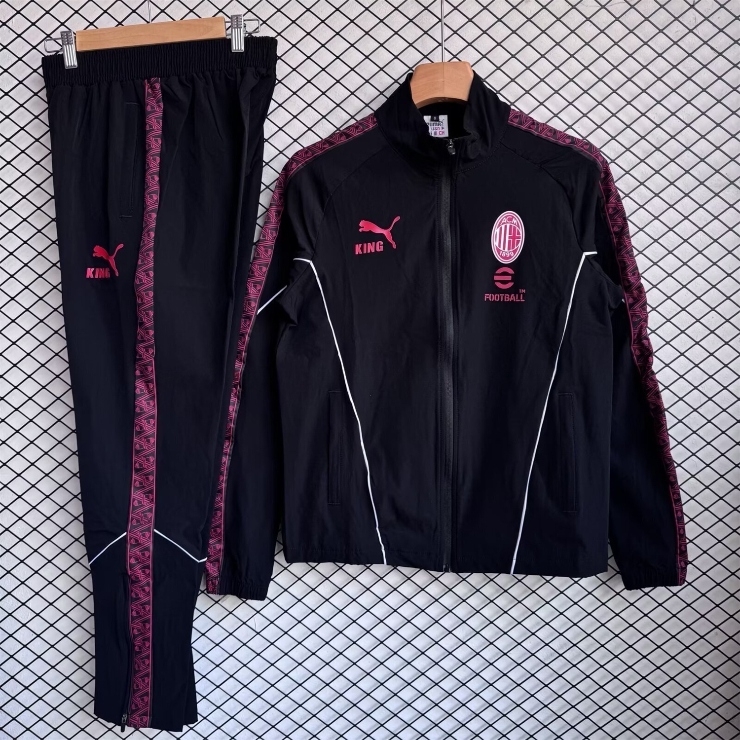 AC Milan 25-26 Windbreaker Training Set - Red Black Top and Pants - ManixJersey