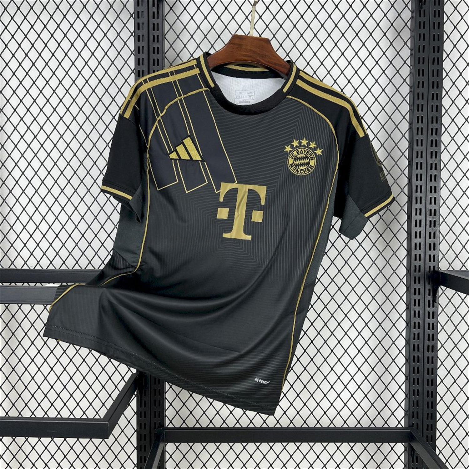 Bayern Munich 25-26 Black Gold Special Edition Jersey - Fans Version - ManixJersey